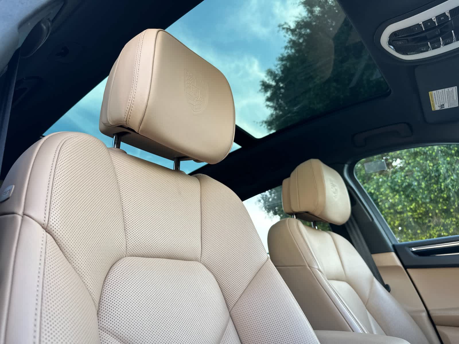 Thumbnail: 2025 Porsche Macan - 18