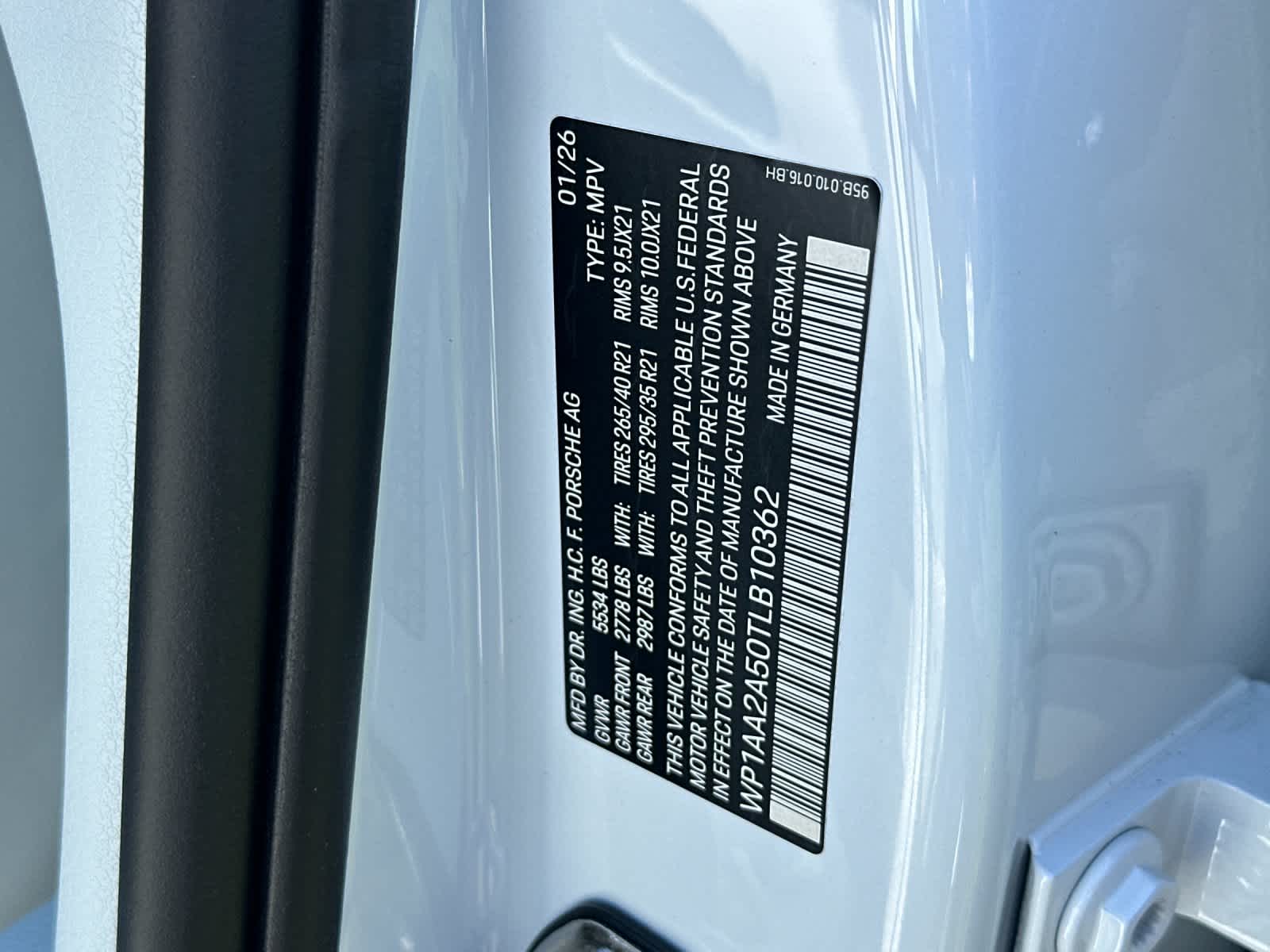 Thumbnail: 2026 Porsche Macan - 33