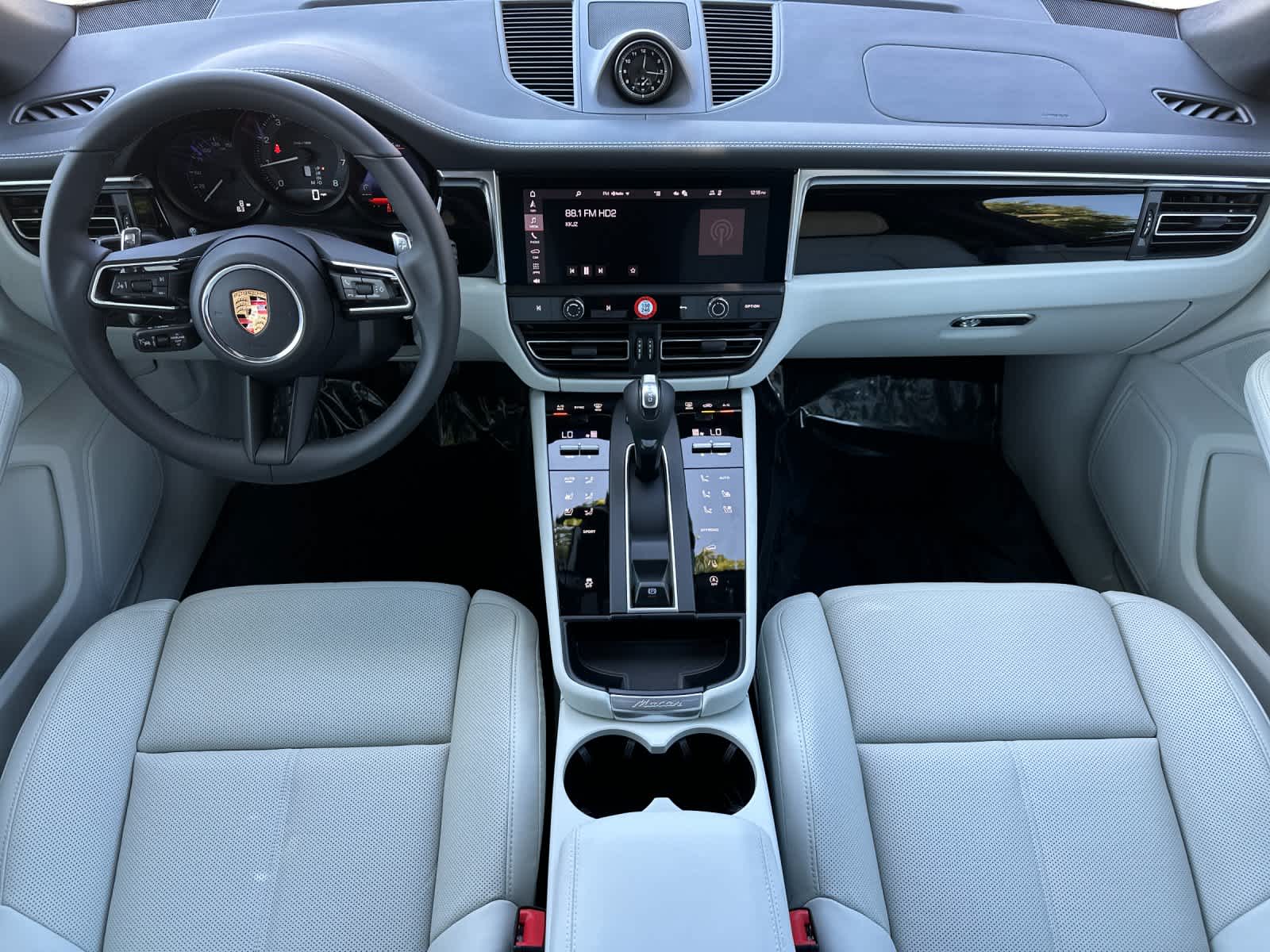 Thumbnail: 2026 Porsche Macan - 6