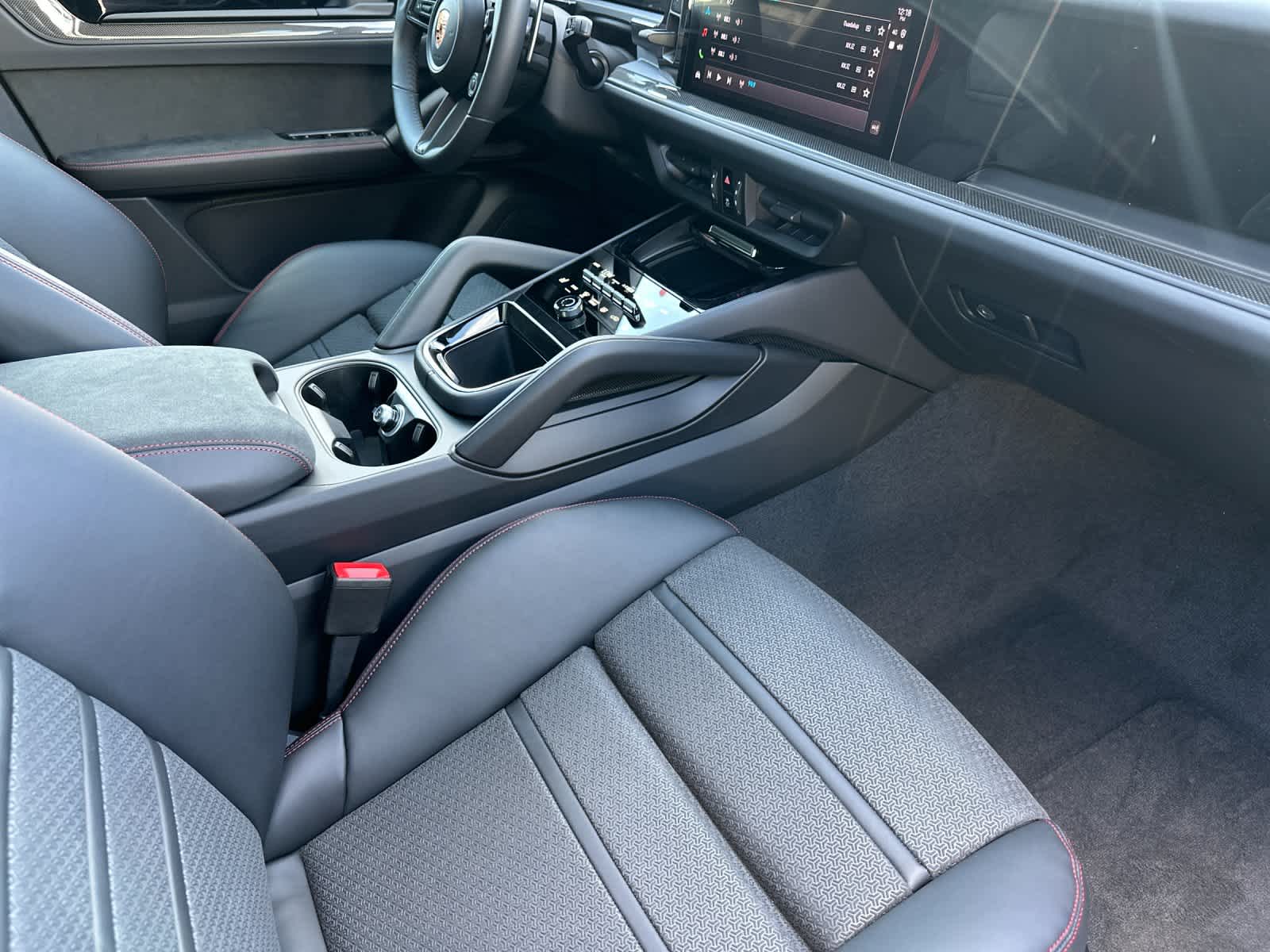 Thumbnail: 2026 Porsche Cayenne - 17