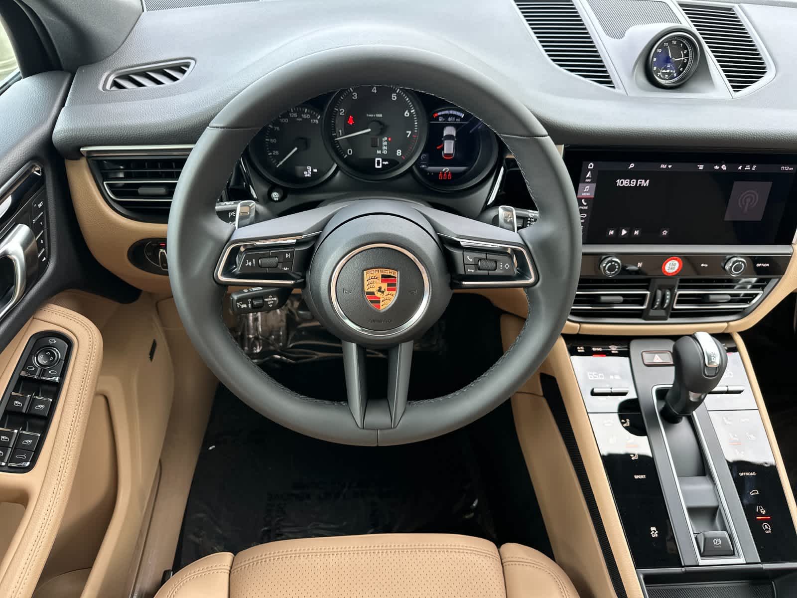 Thumbnail: 2026 Porsche Macan - 15