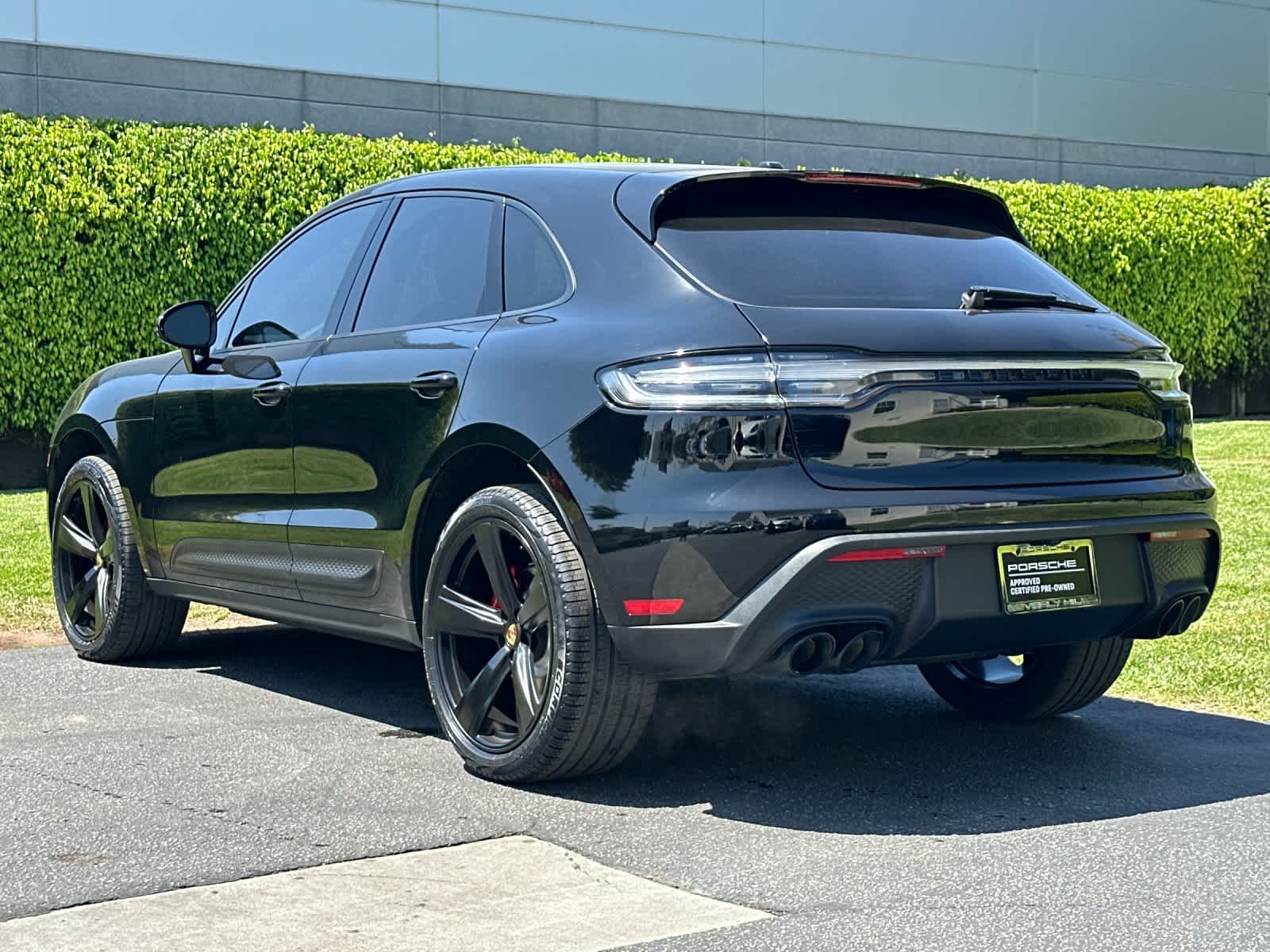 Thumbnail: 2024 Porsche Macan - 3