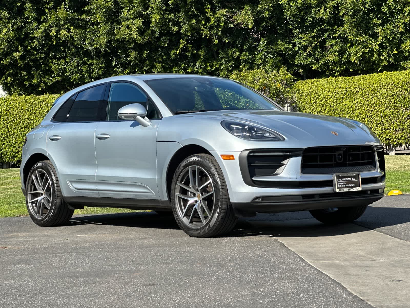 Thumbnail: 2025 Porsche Macan - 10