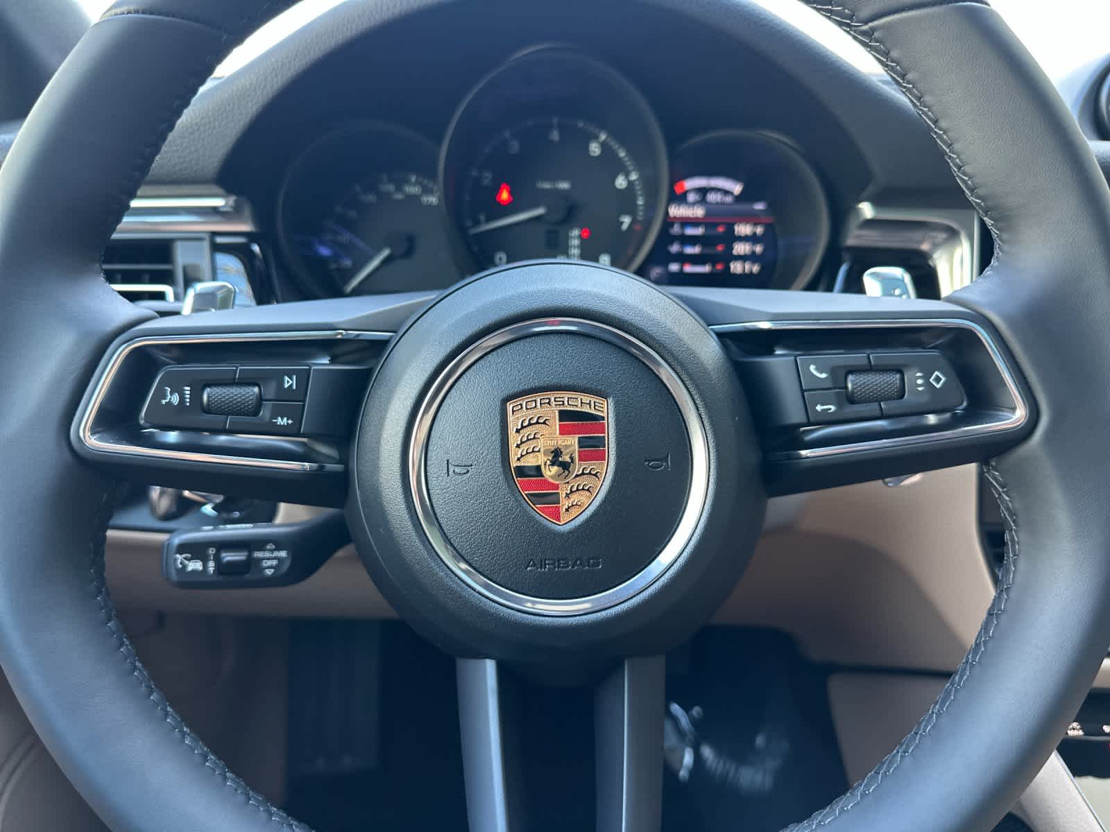 Thumbnail: 2026 Porsche Macan - 24