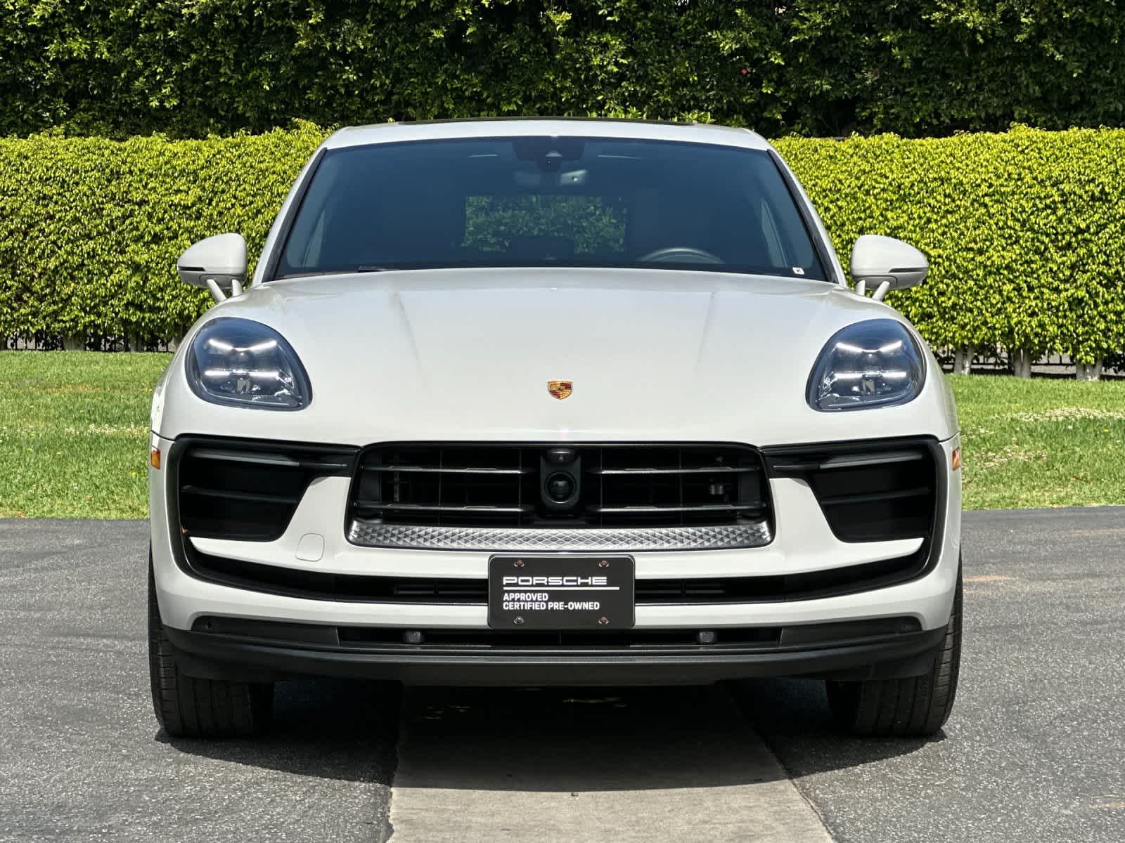 Thumbnail: 2023 Porsche Macan - 10