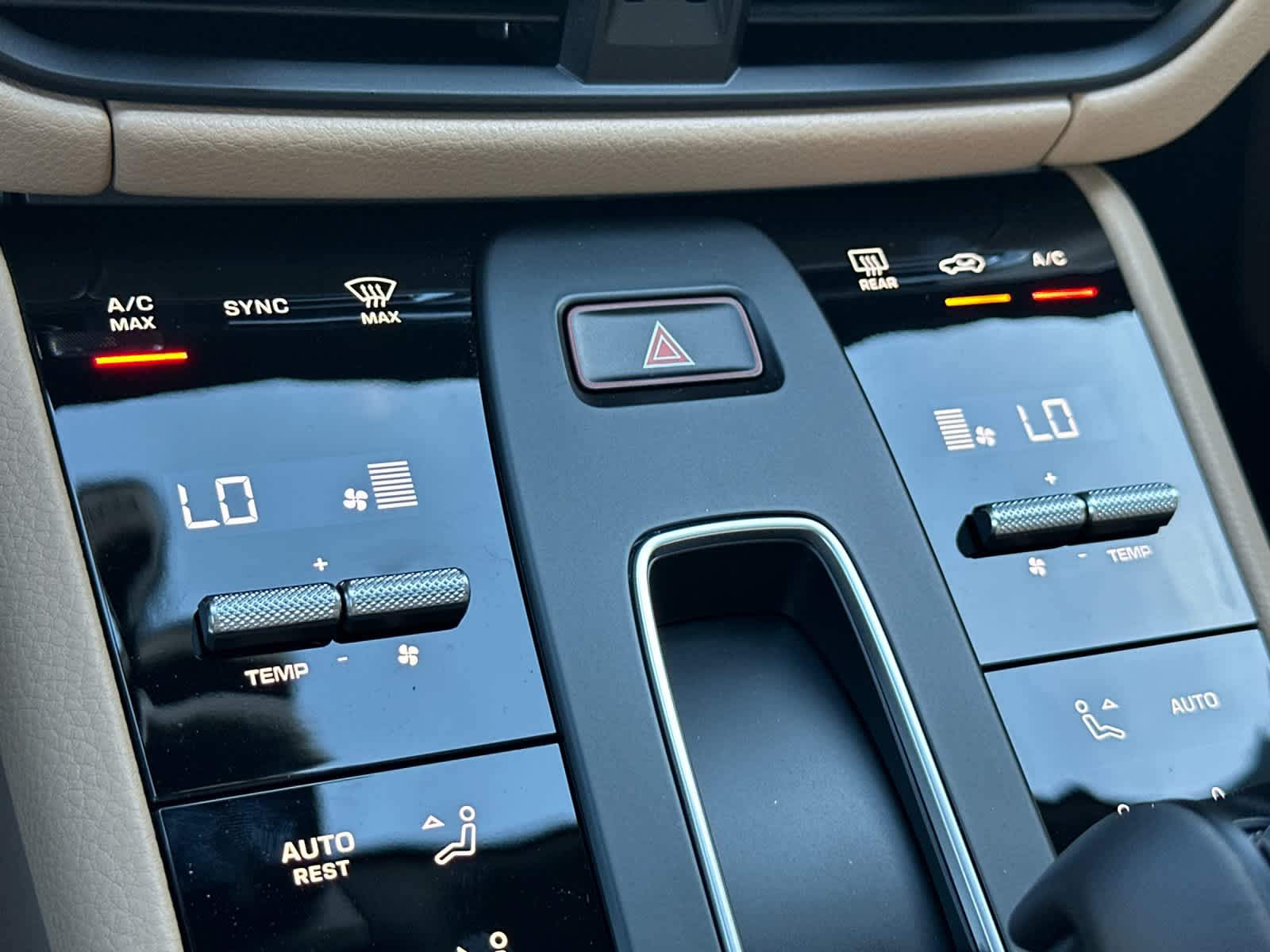 Thumbnail: 2026 Porsche Macan - 24