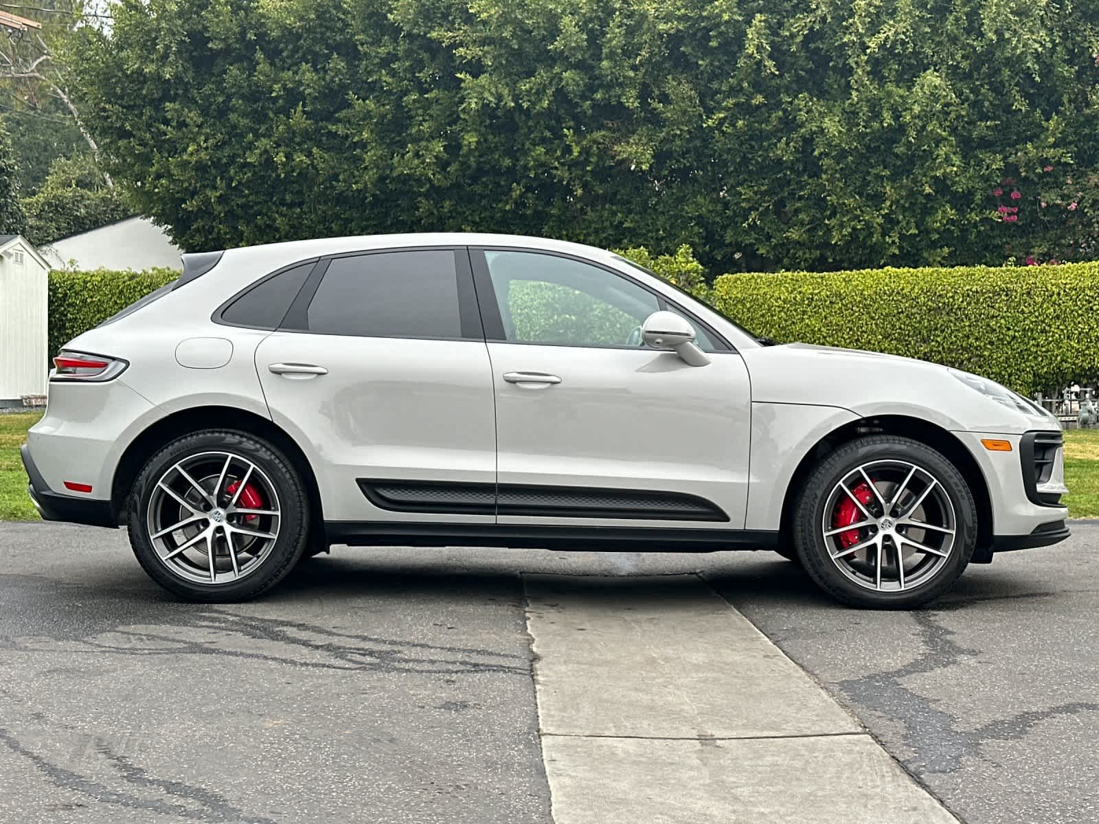 Thumbnail: 2025 Porsche Macan - 9