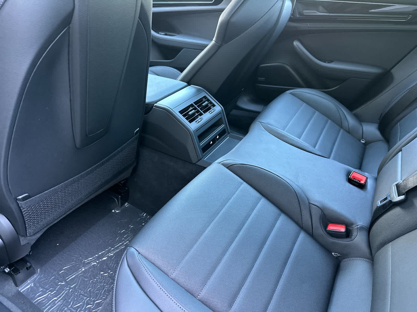 Thumbnail: 2026 Porsche Panamera - 13