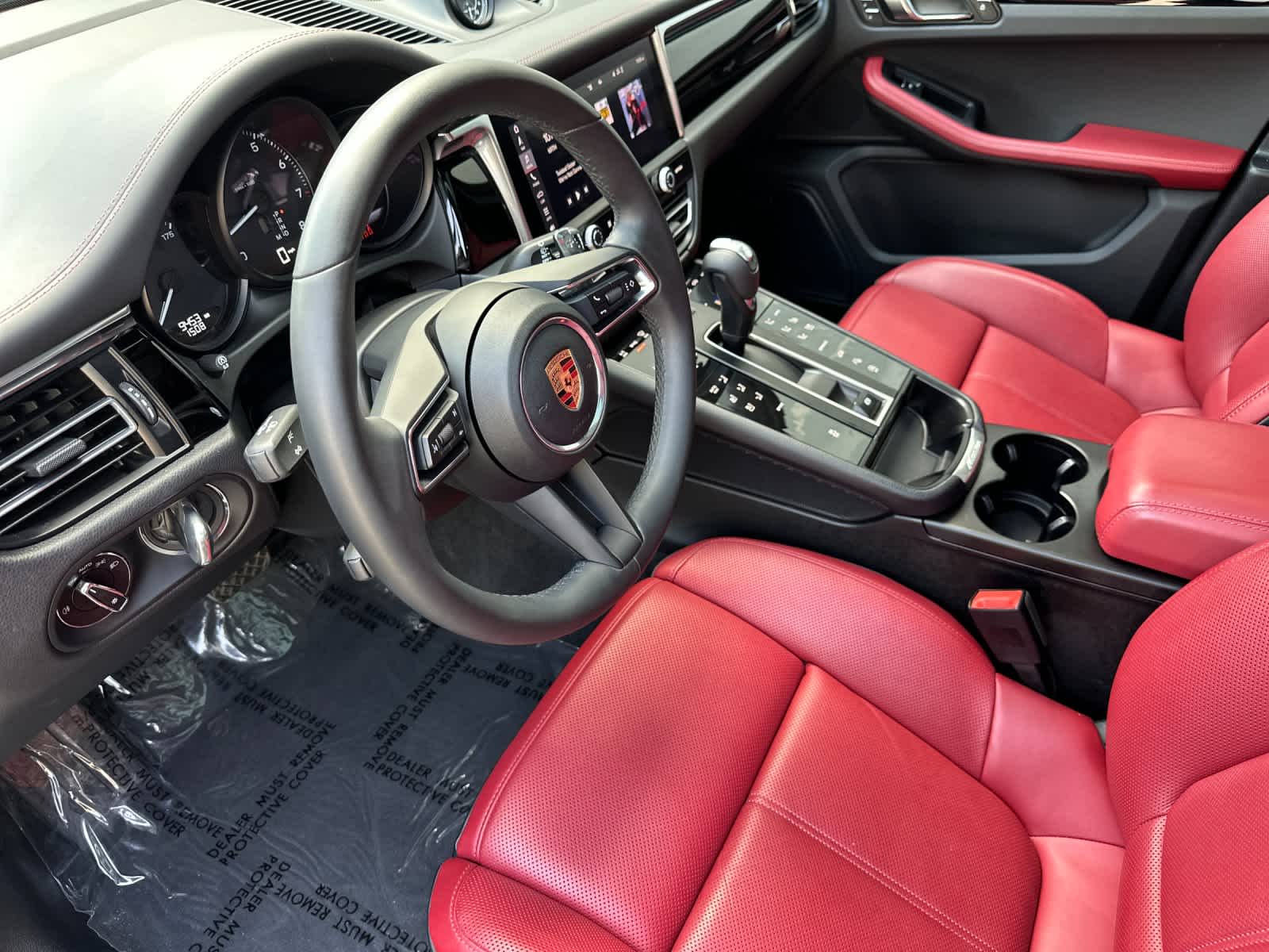 Thumbnail: 2025 Porsche Macan - 4