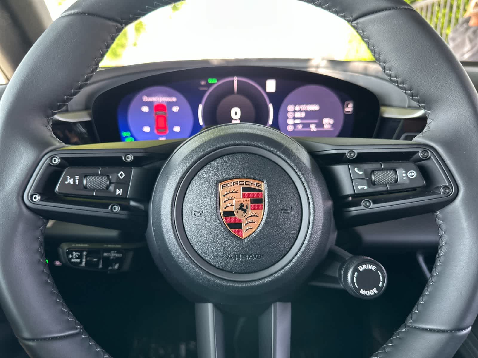 Thumbnail: 2026 Porsche Macan - 27