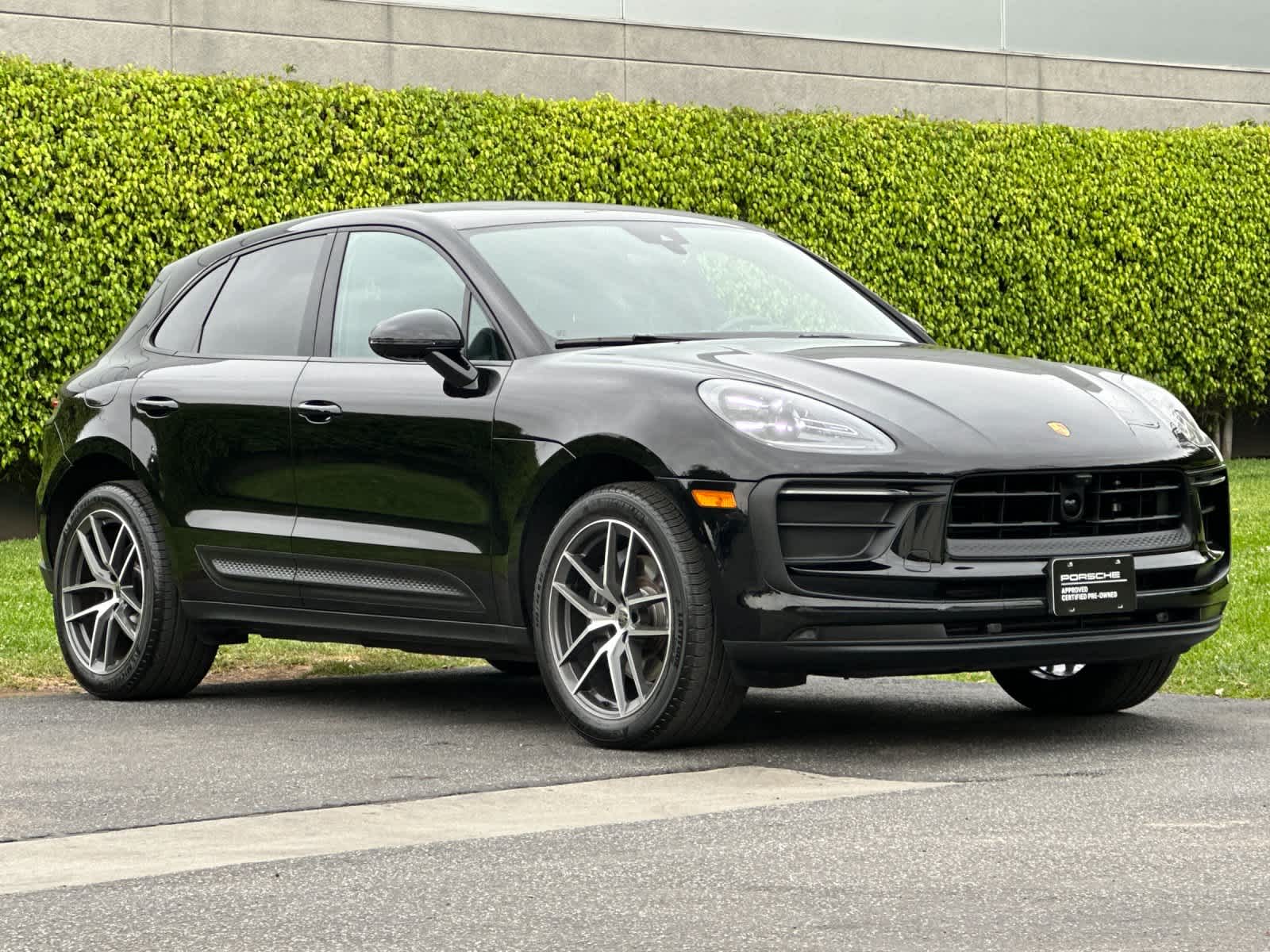 Thumbnail: 2025 Porsche Macan - 10