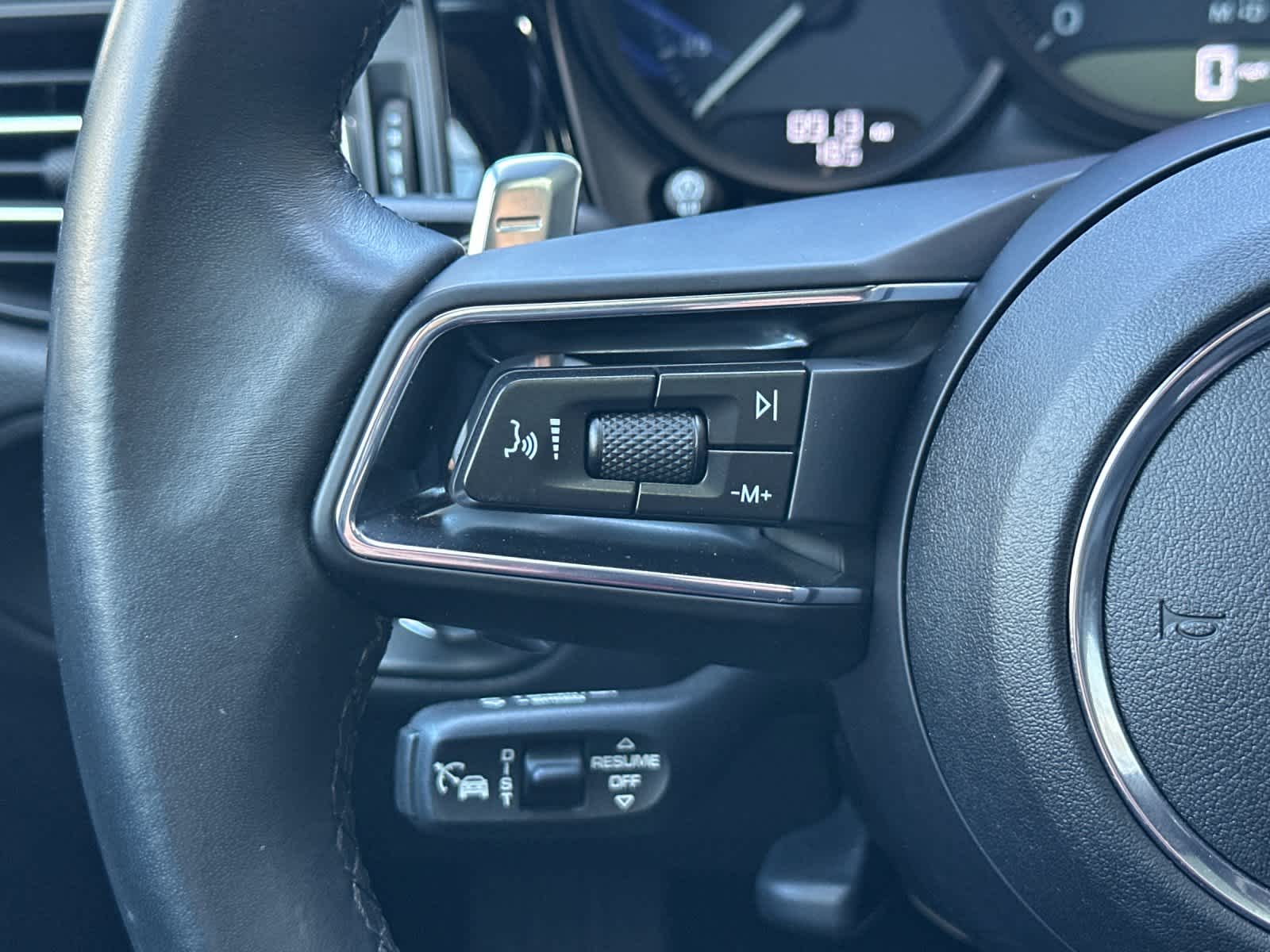 Thumbnail: 2025 Porsche Macan - 27