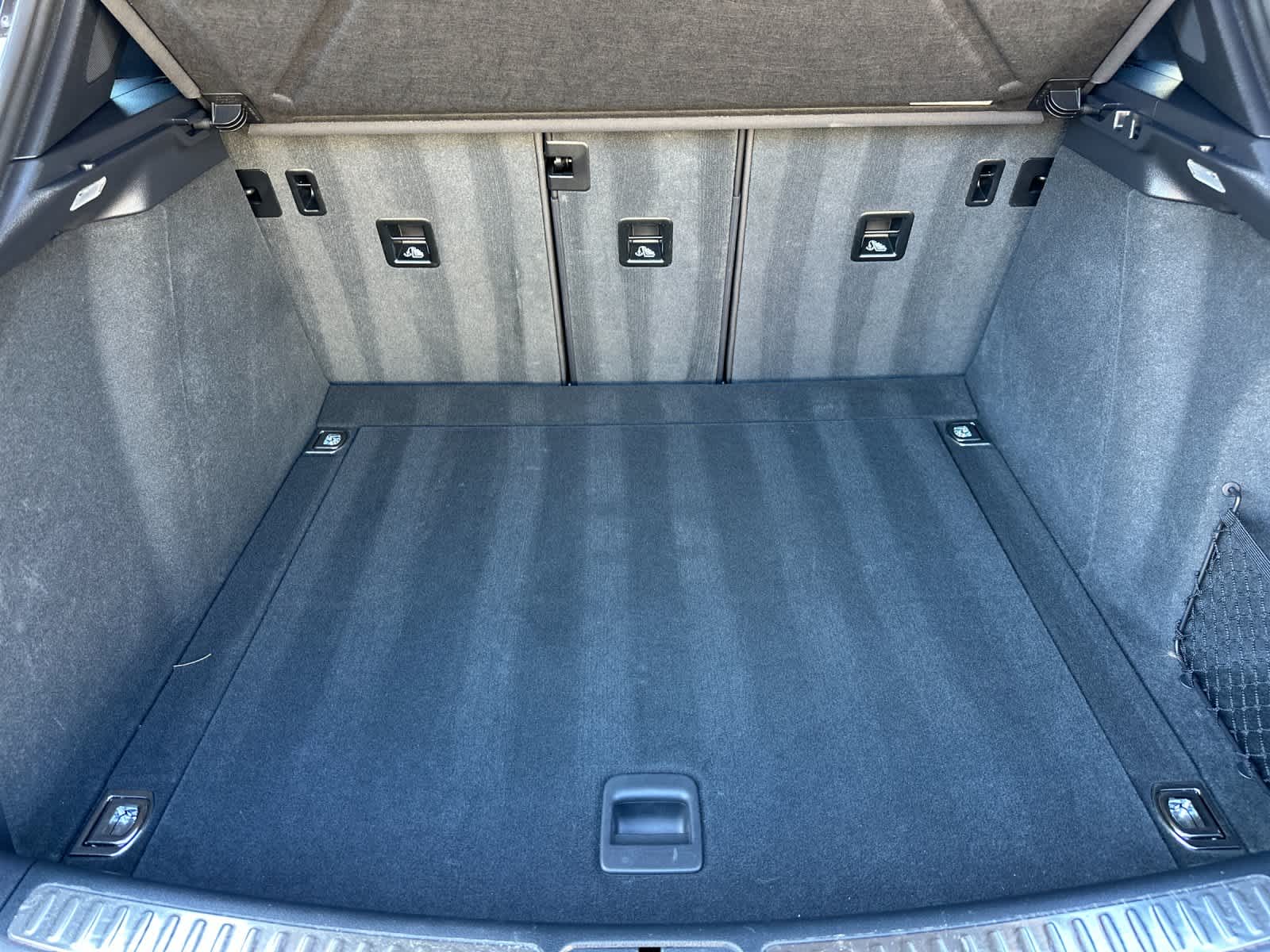 Thumbnail: 2025 Porsche Macan - 16