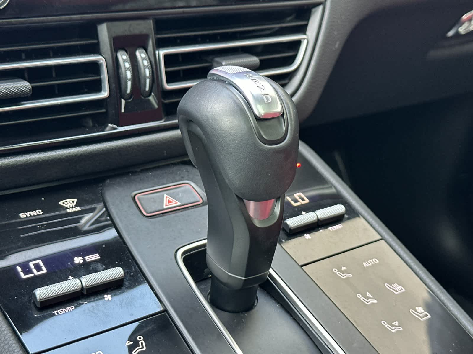 Thumbnail: 2025 Porsche Macan - 25