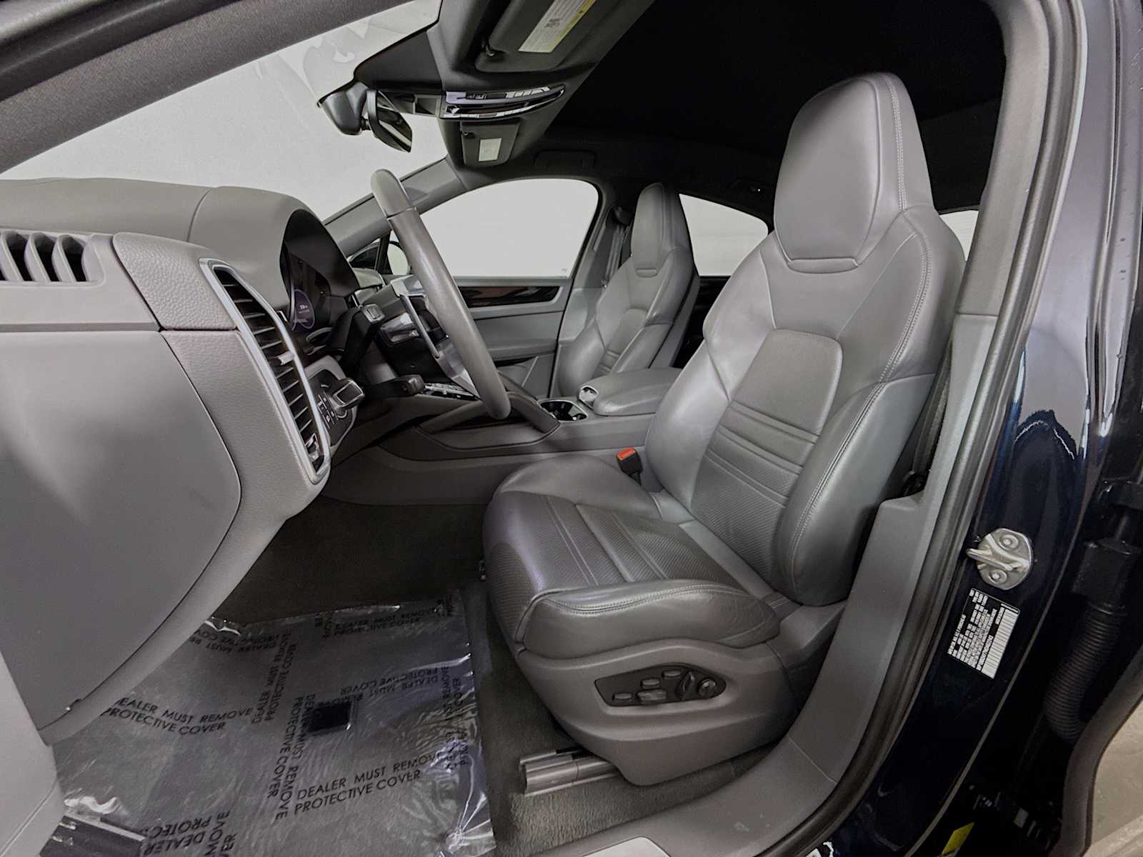 Thumbnail: 2022 Porsche Cayenne - 5