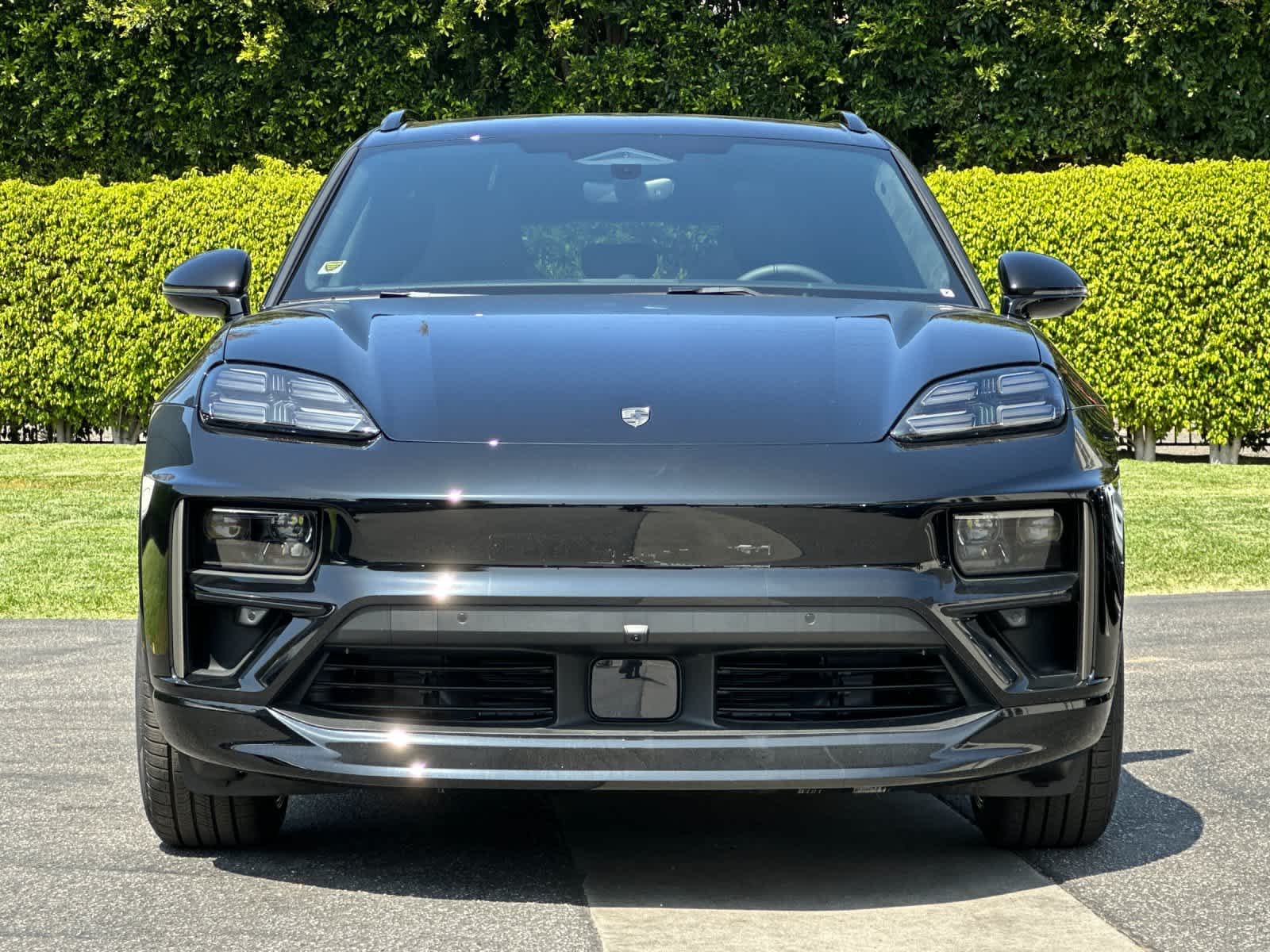 Thumbnail: 2026 Porsche Macan - 11