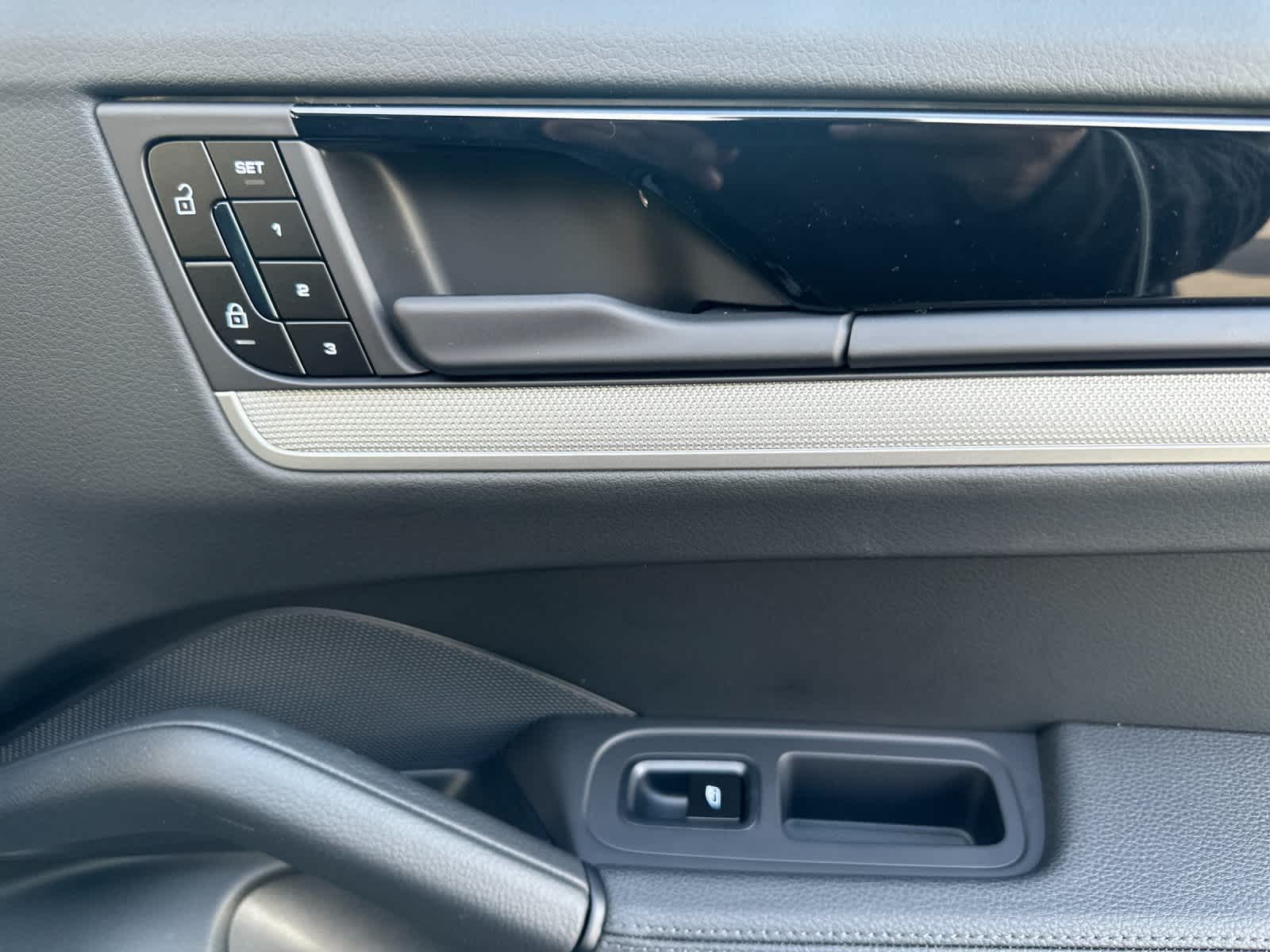 Thumbnail: 2026 Porsche Cayenne - 19