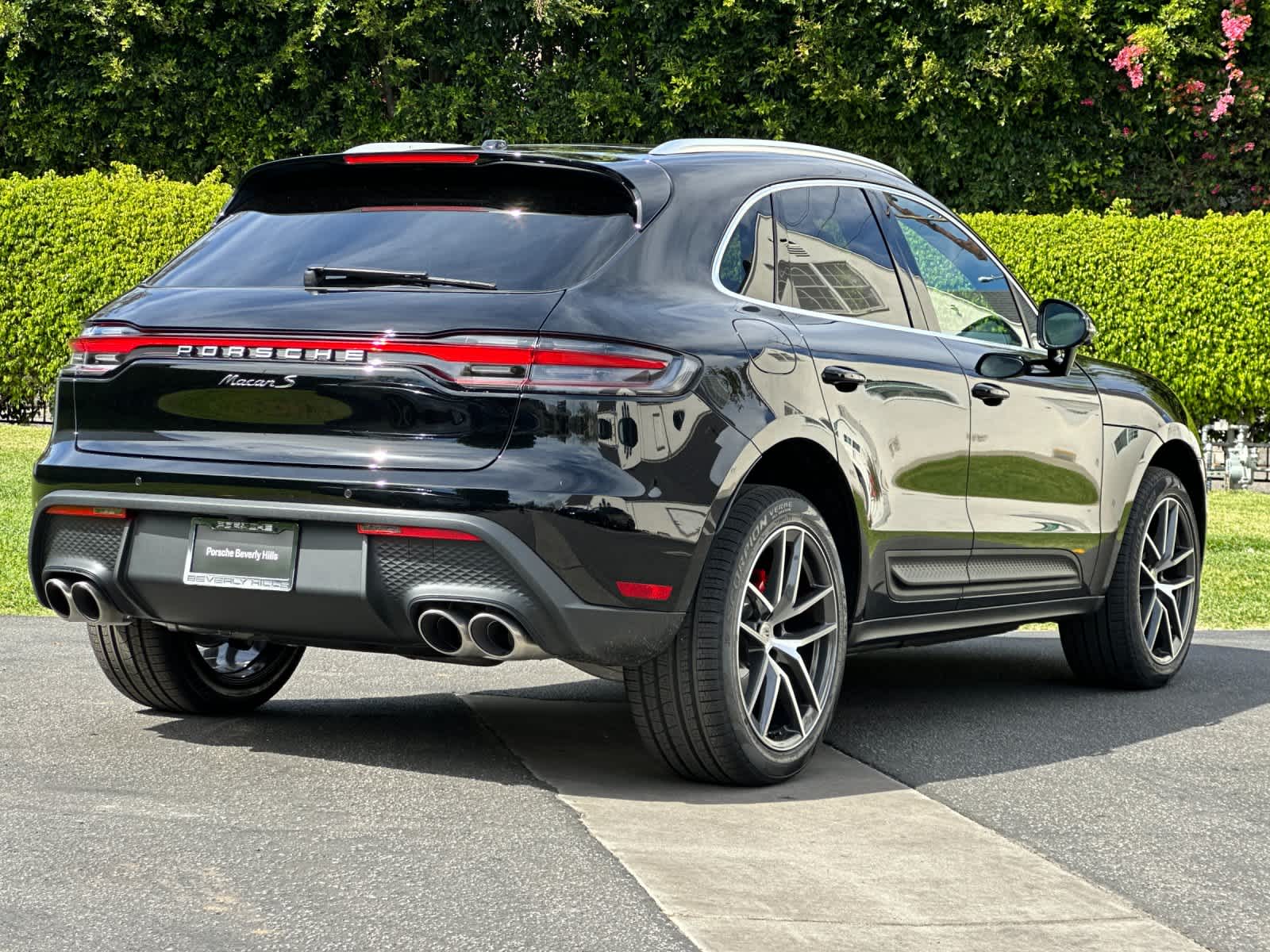 Thumbnail: 2026 Porsche Macan - 8