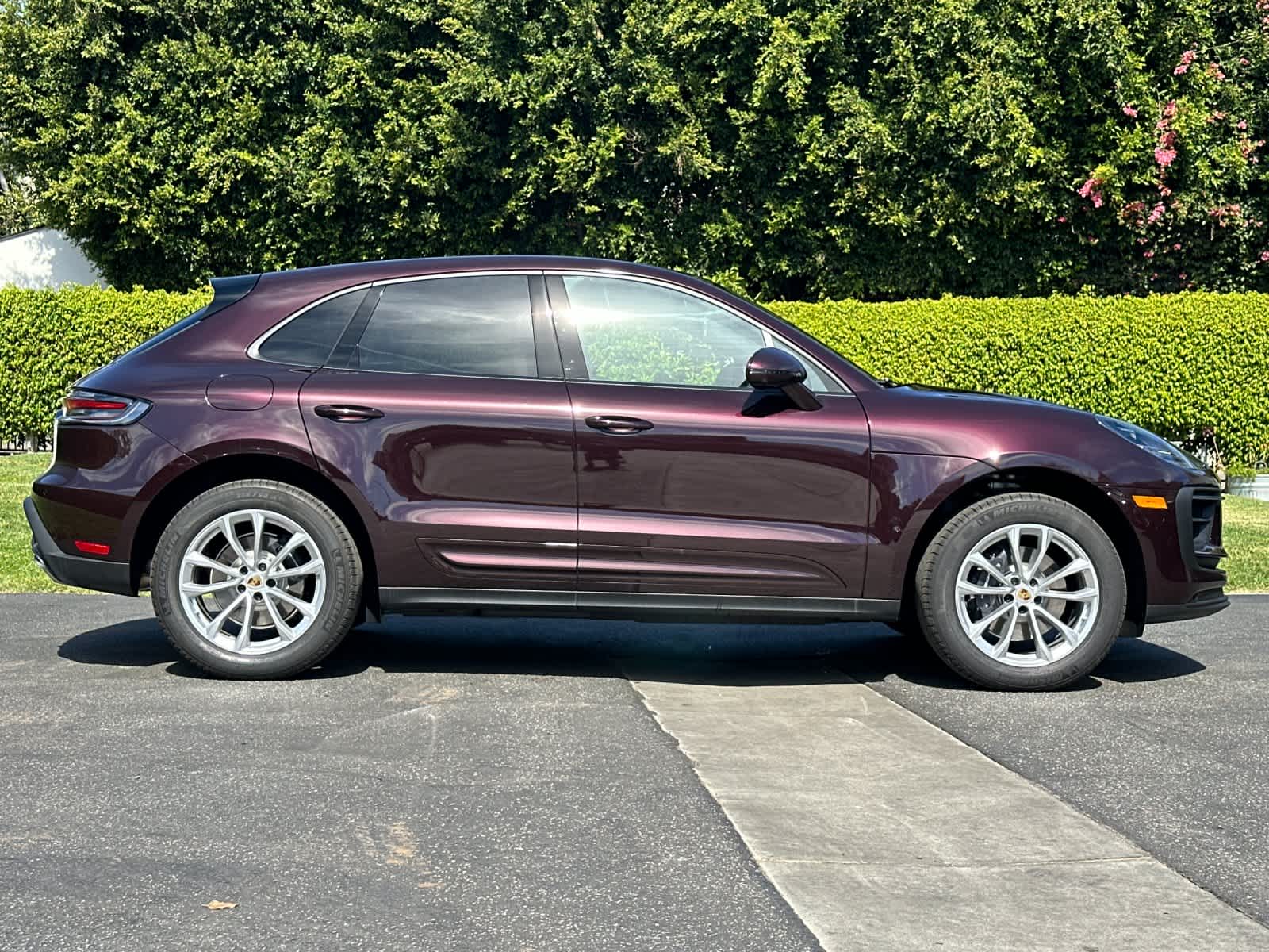 Thumbnail: 2026 Porsche Macan - 8