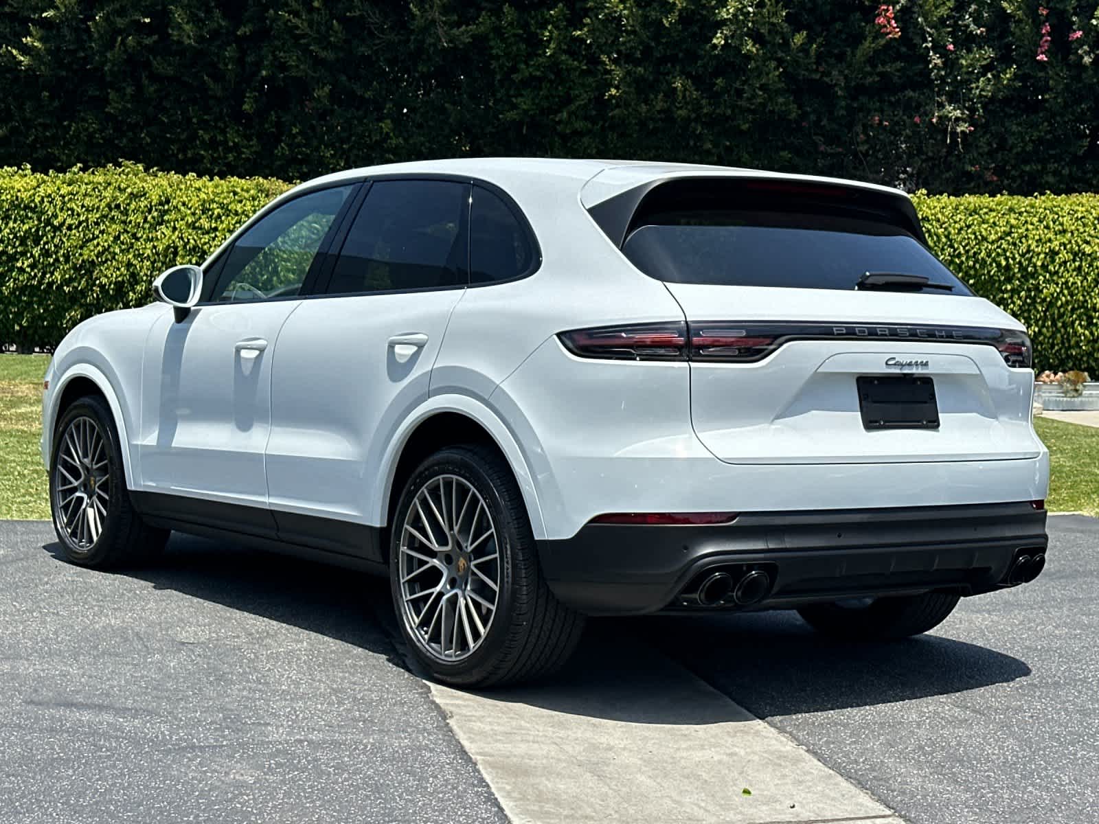 Thumbnail: 2023 Porsche Cayenne - 2