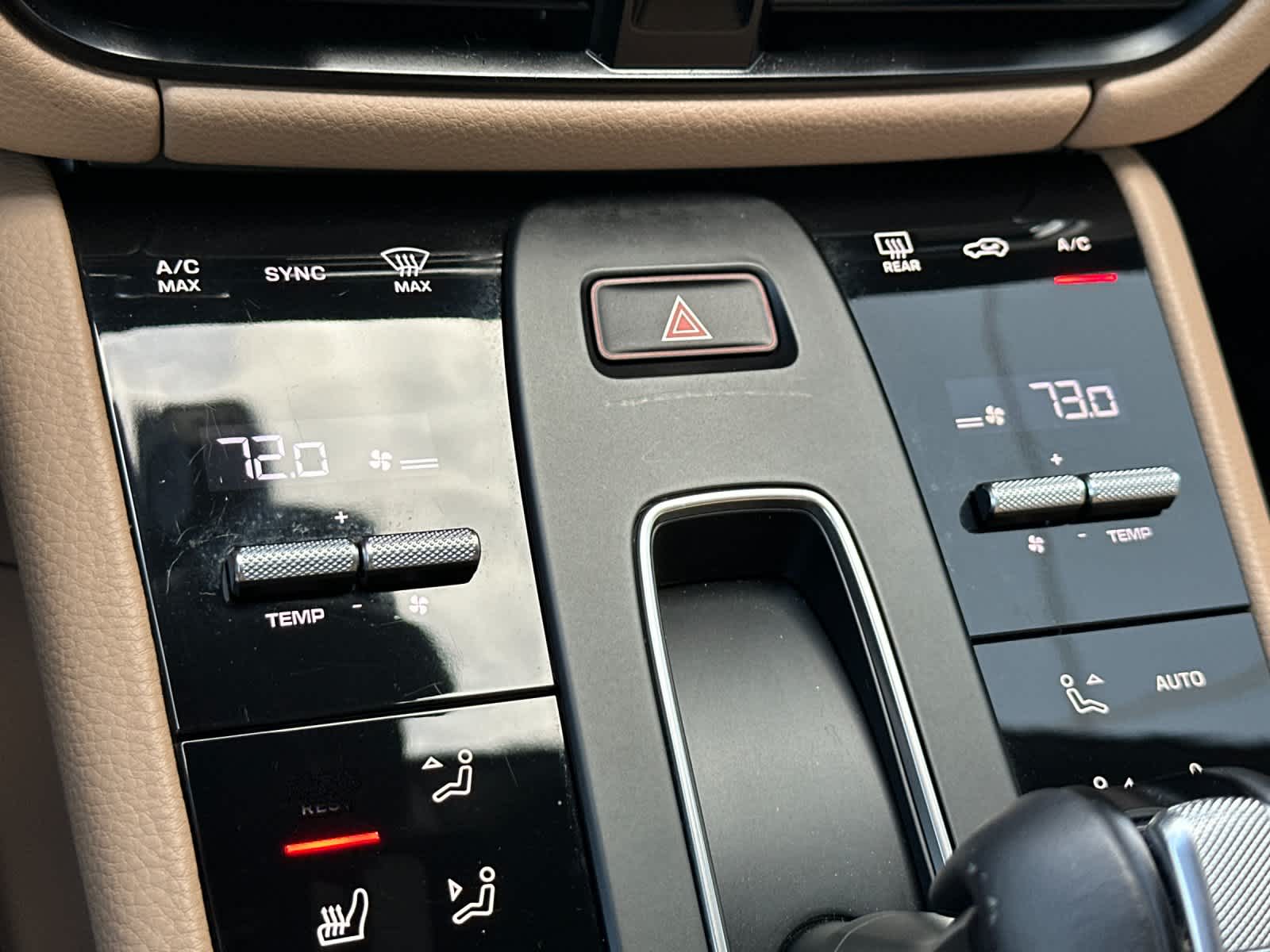 Thumbnail: 2025 Porsche Macan - 23