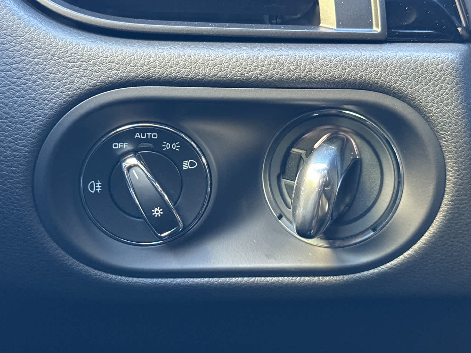 Thumbnail: 2026 Porsche Macan - 29