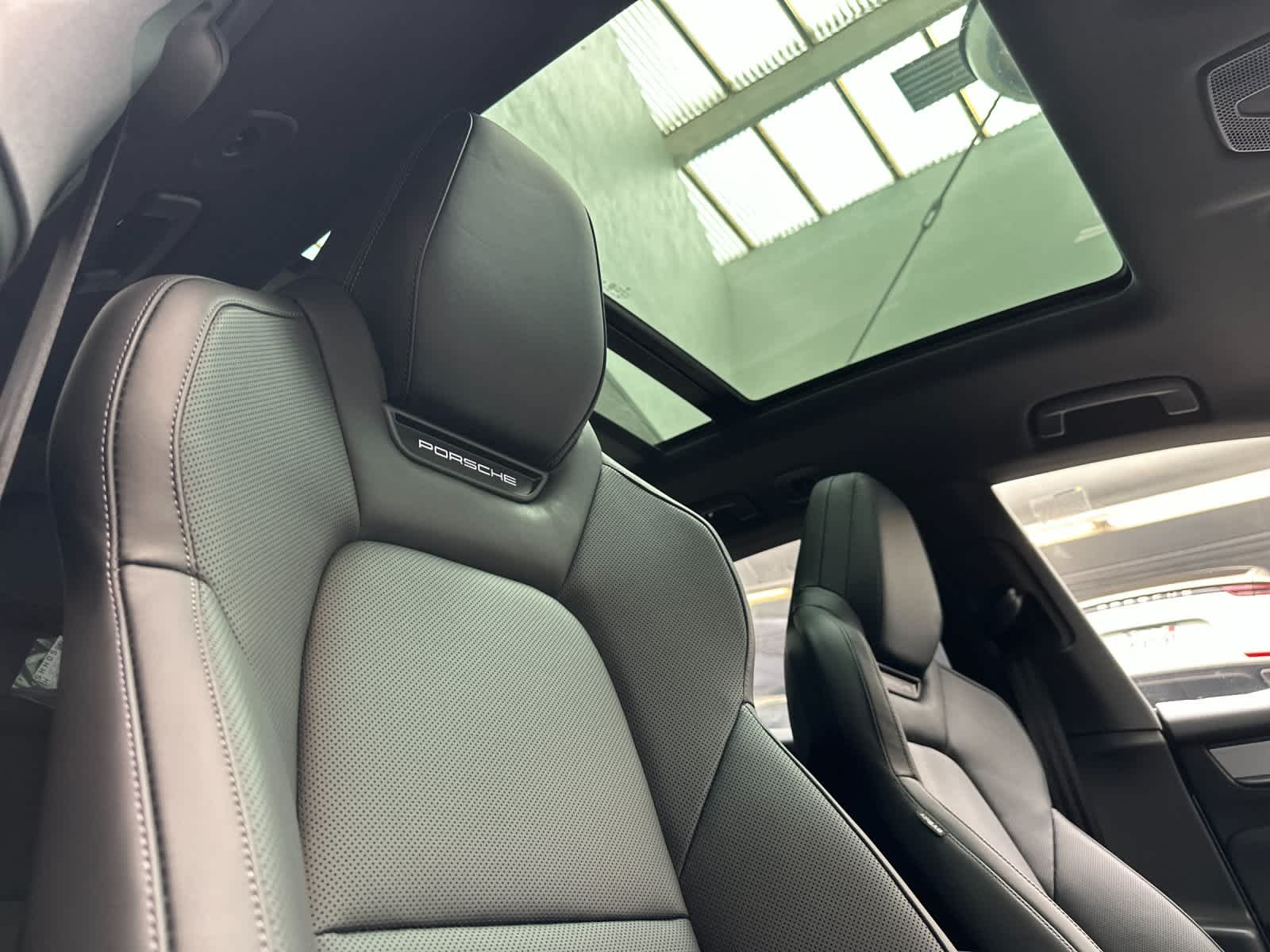 Thumbnail: 2026 Porsche Macan - 18