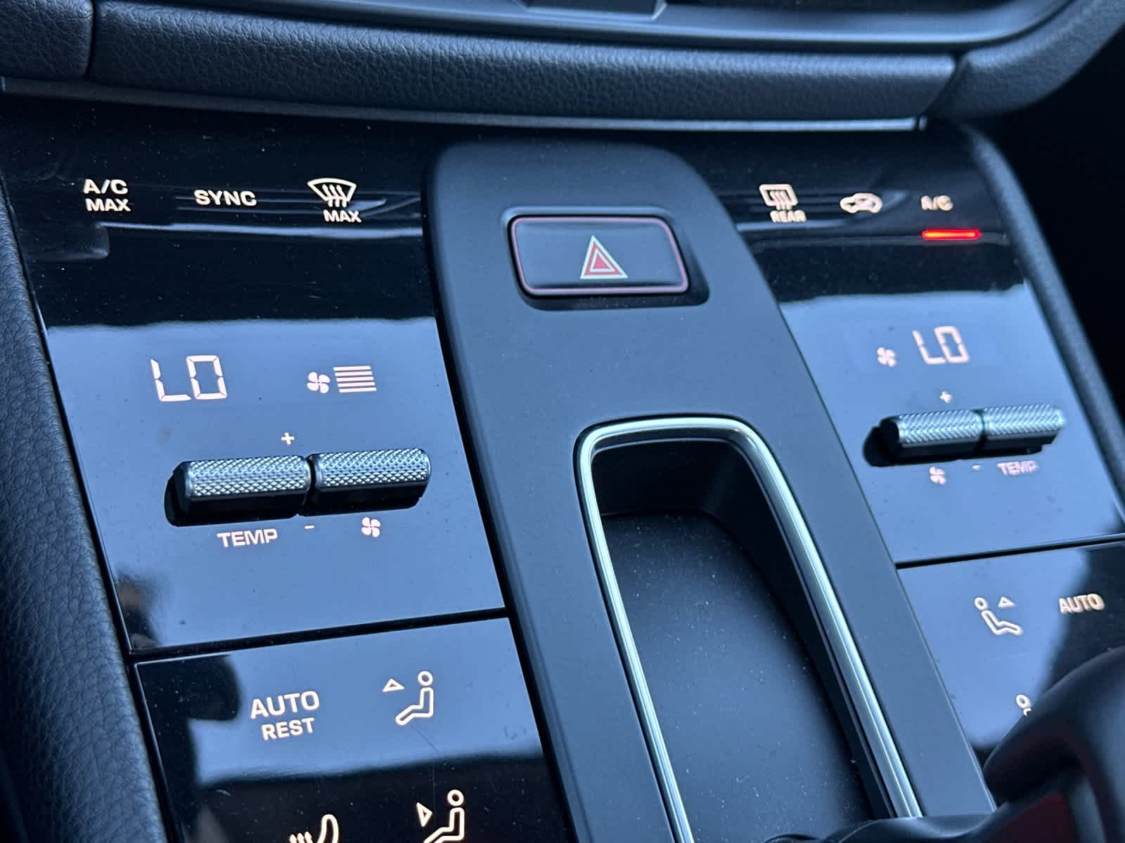 Thumbnail: 2025 Porsche Macan - 23