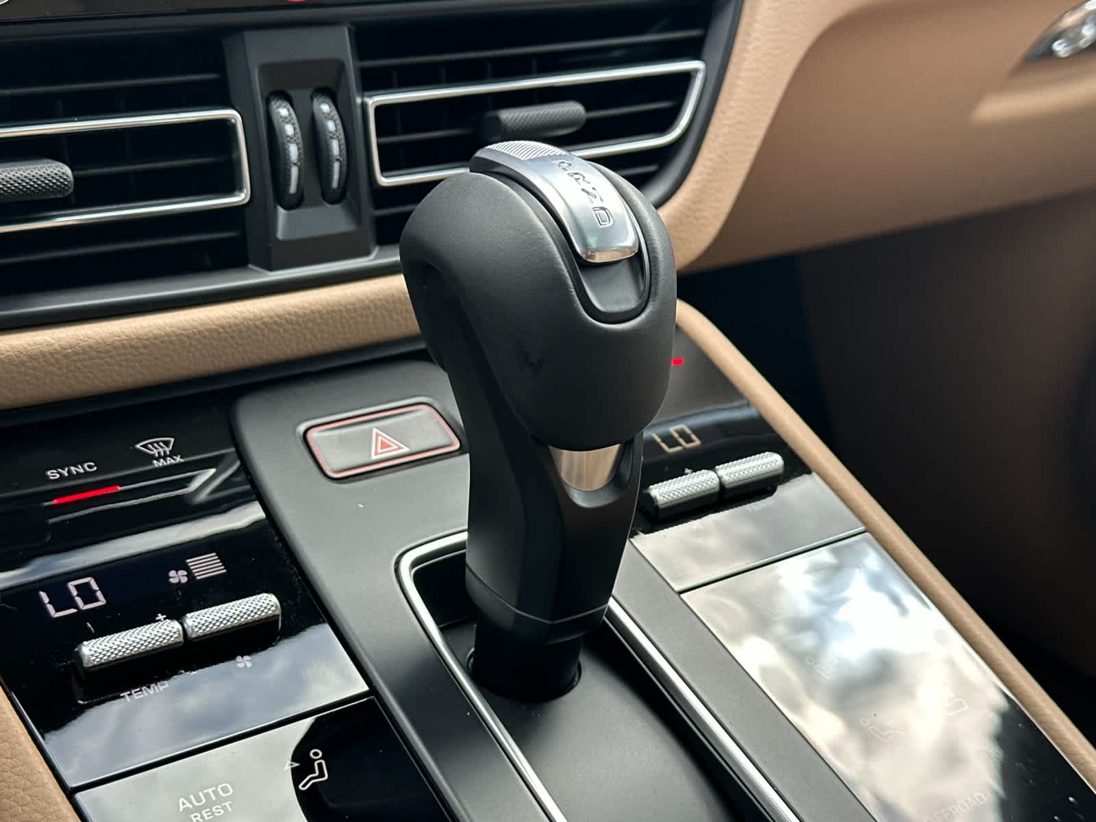 Thumbnail: 2026 Porsche Macan - 25