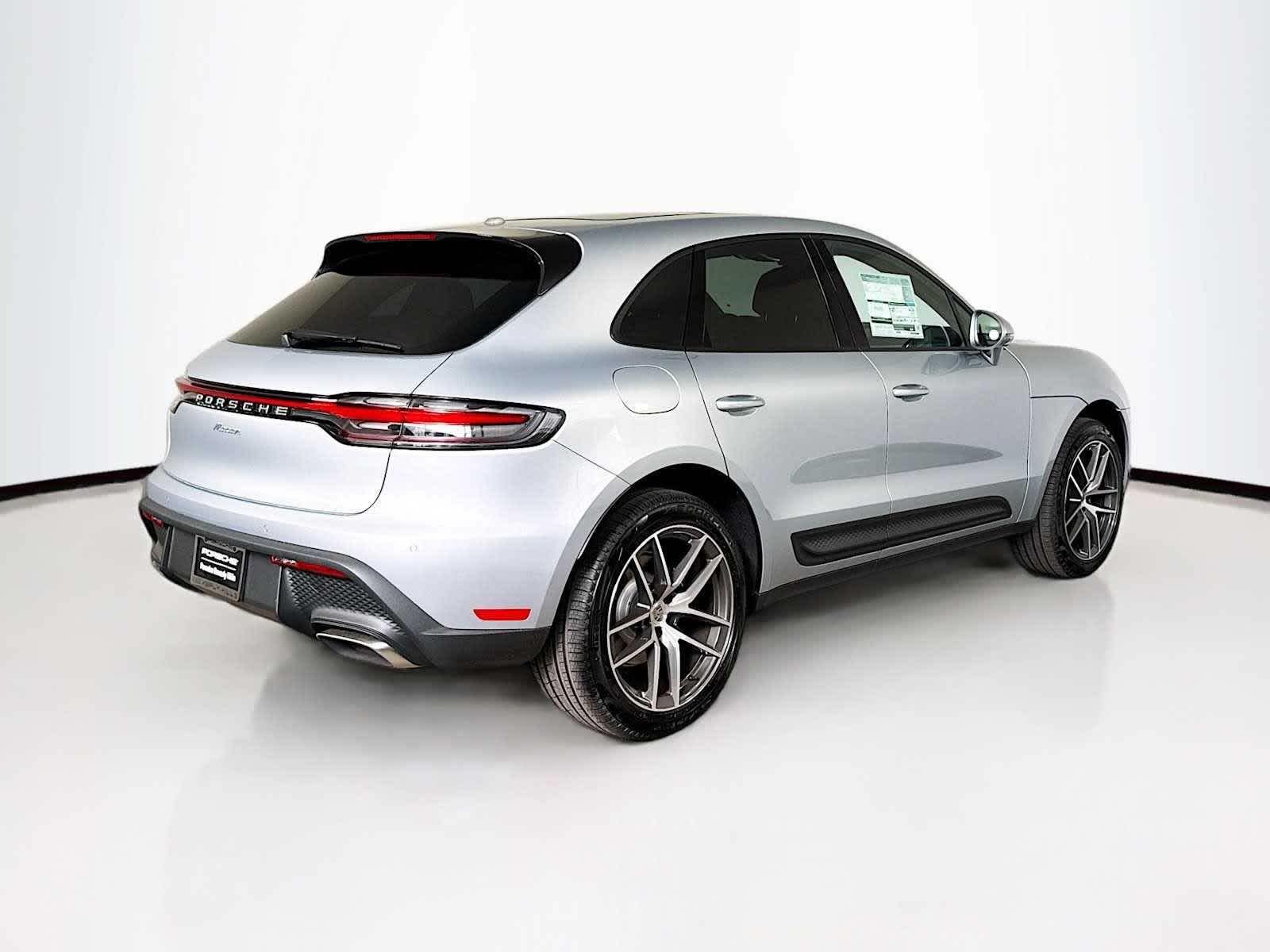 Thumbnail: 2026 Porsche Macan - 9