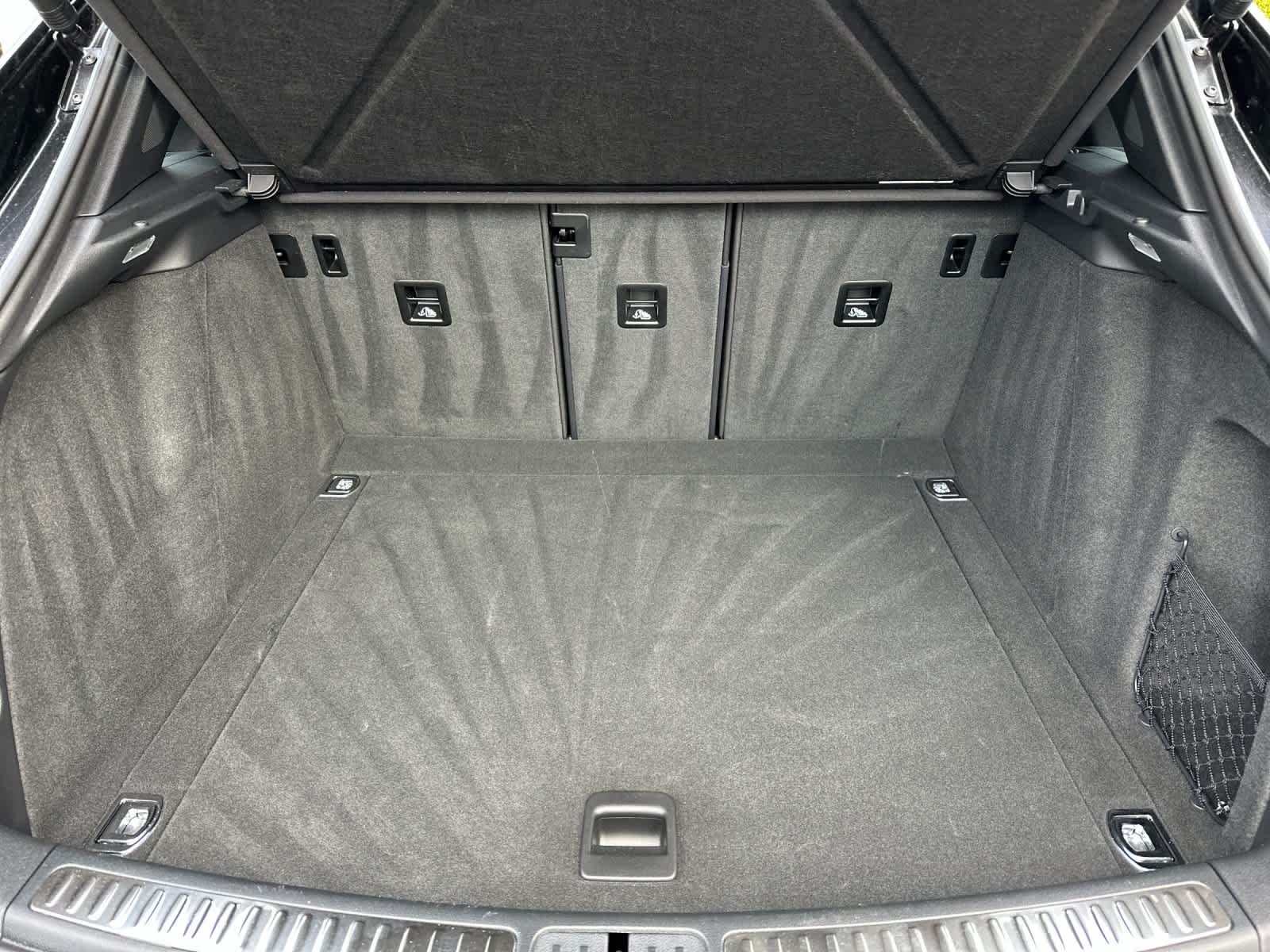 Thumbnail: 2025 Porsche Macan - 16