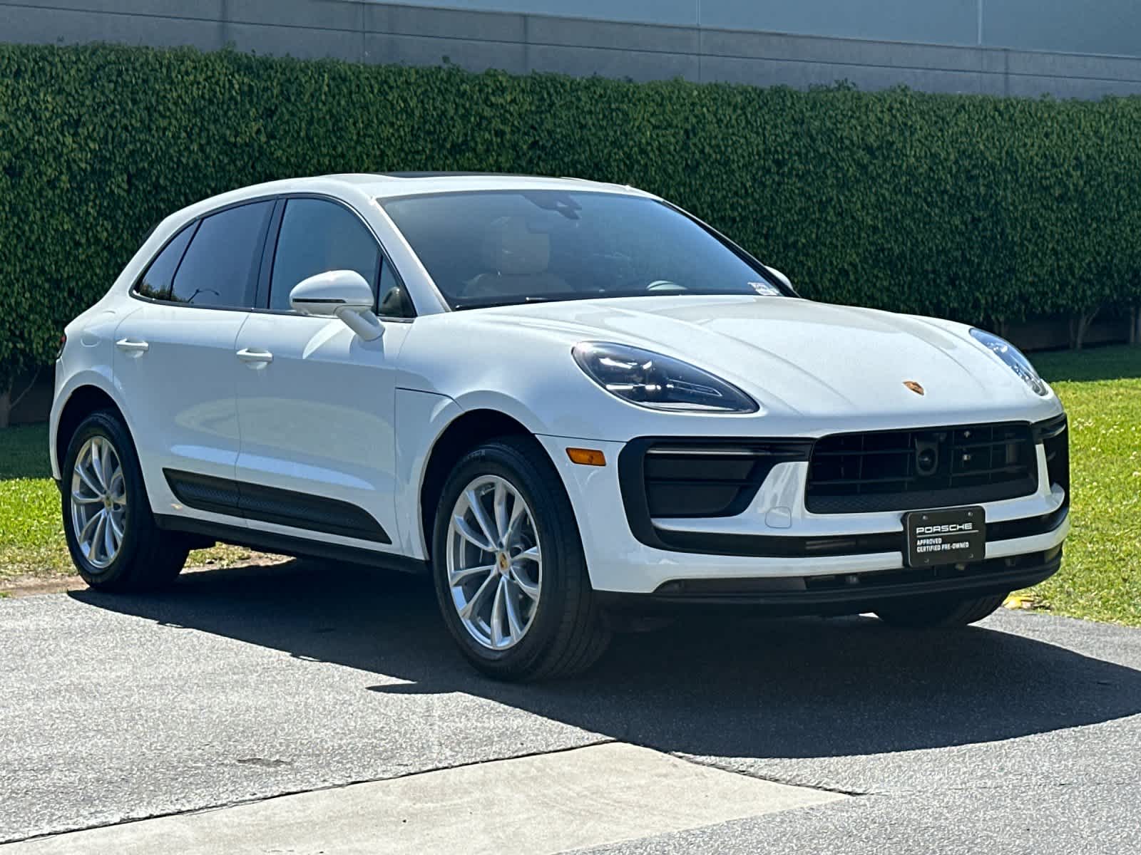 Thumbnail: 2025 Porsche Macan - 9