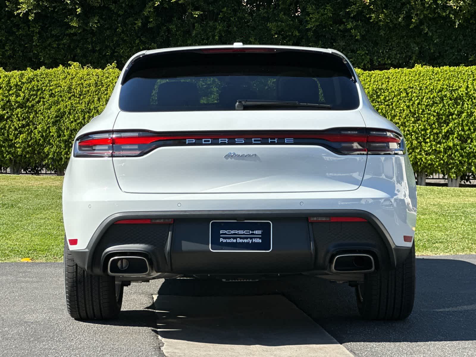 Thumbnail: 2026 Porsche Macan - 7