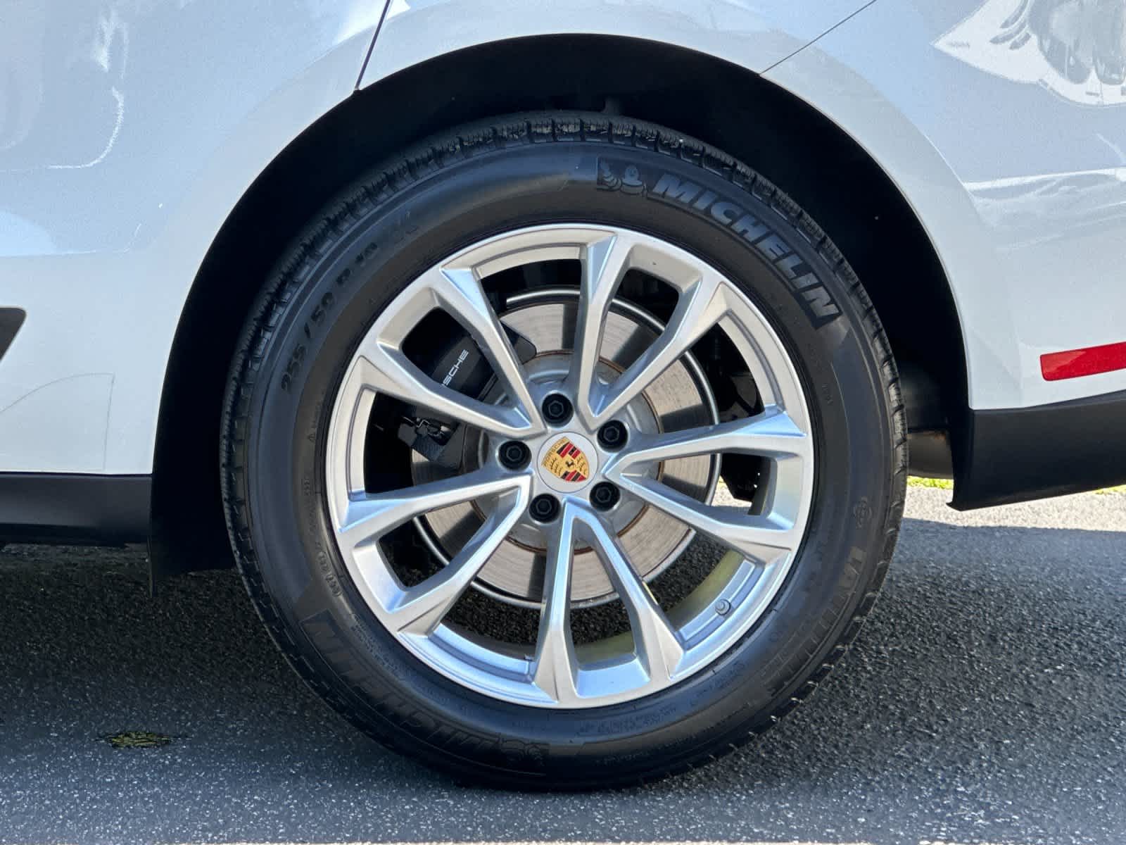 Thumbnail: 2025 Porsche Macan - 29