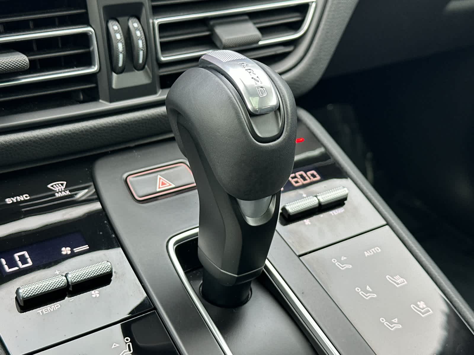 Thumbnail: 2025 Porsche Macan - 25