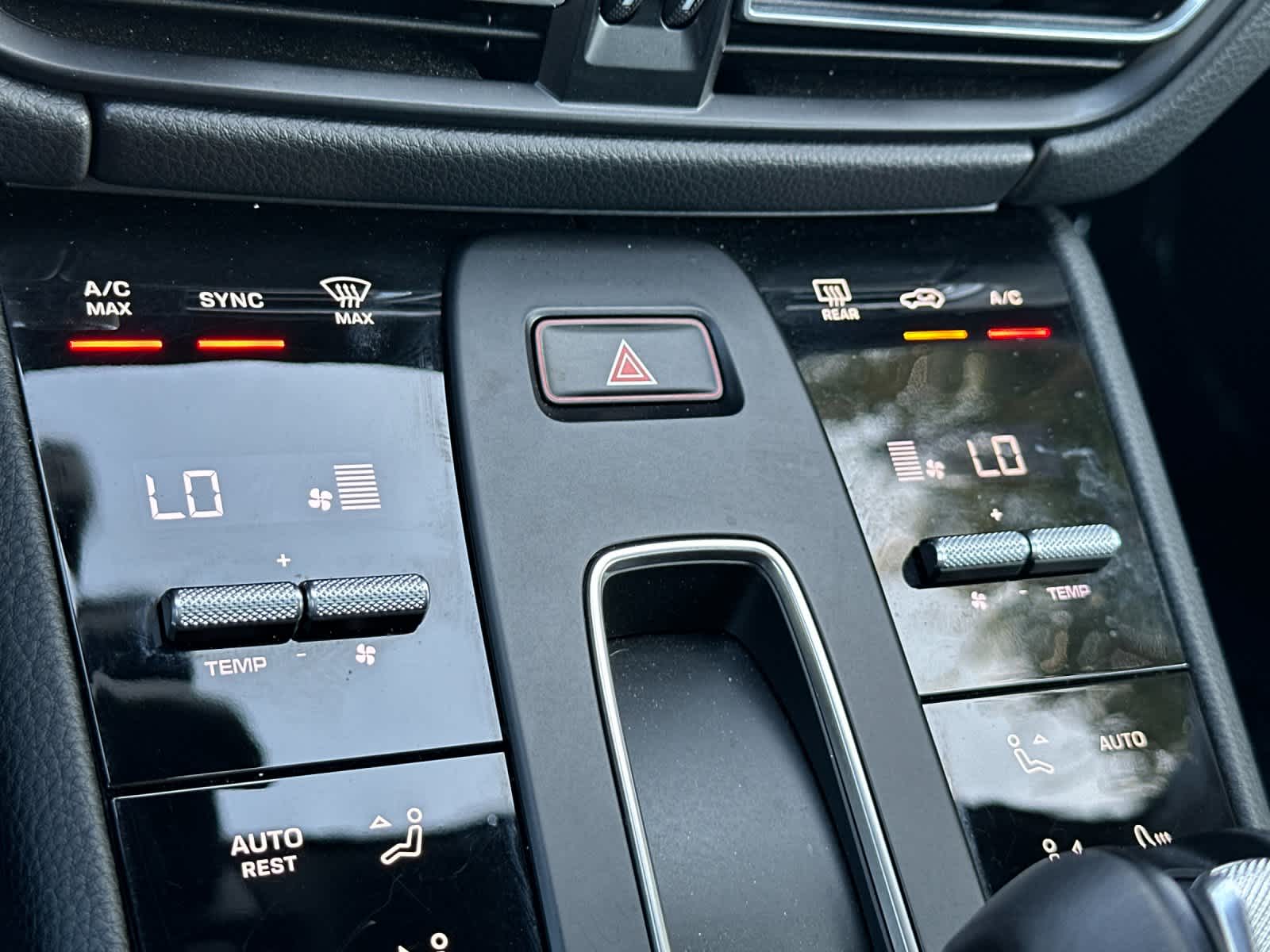 Thumbnail: 2025 Porsche Macan - 23