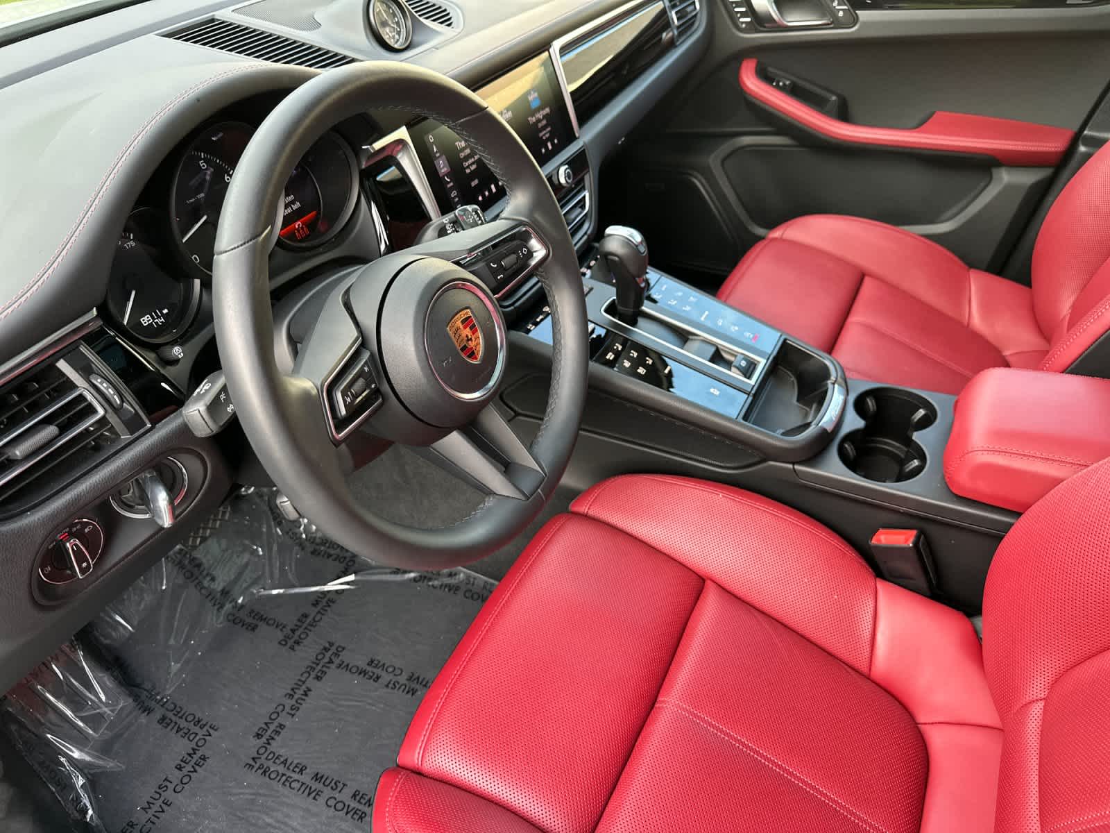 Thumbnail: 2025 Porsche Macan - 4