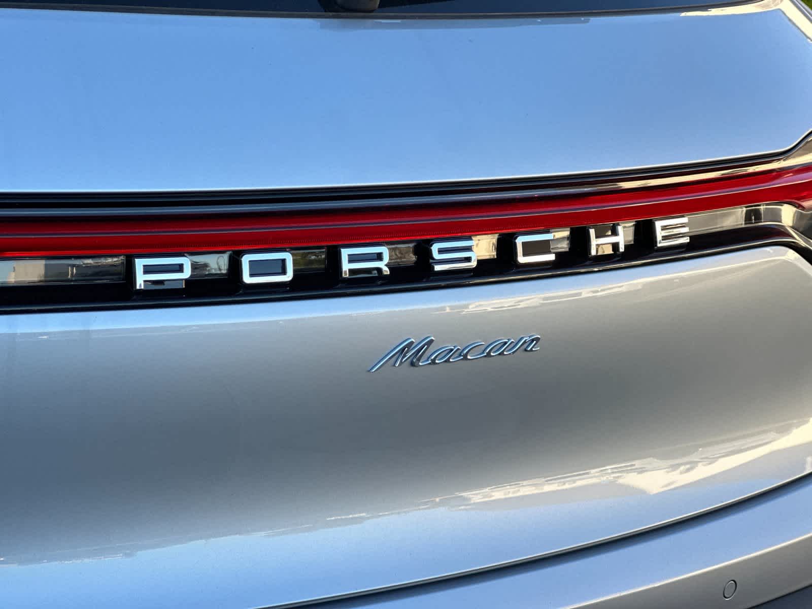 Thumbnail: 2026 Porsche Macan - 32