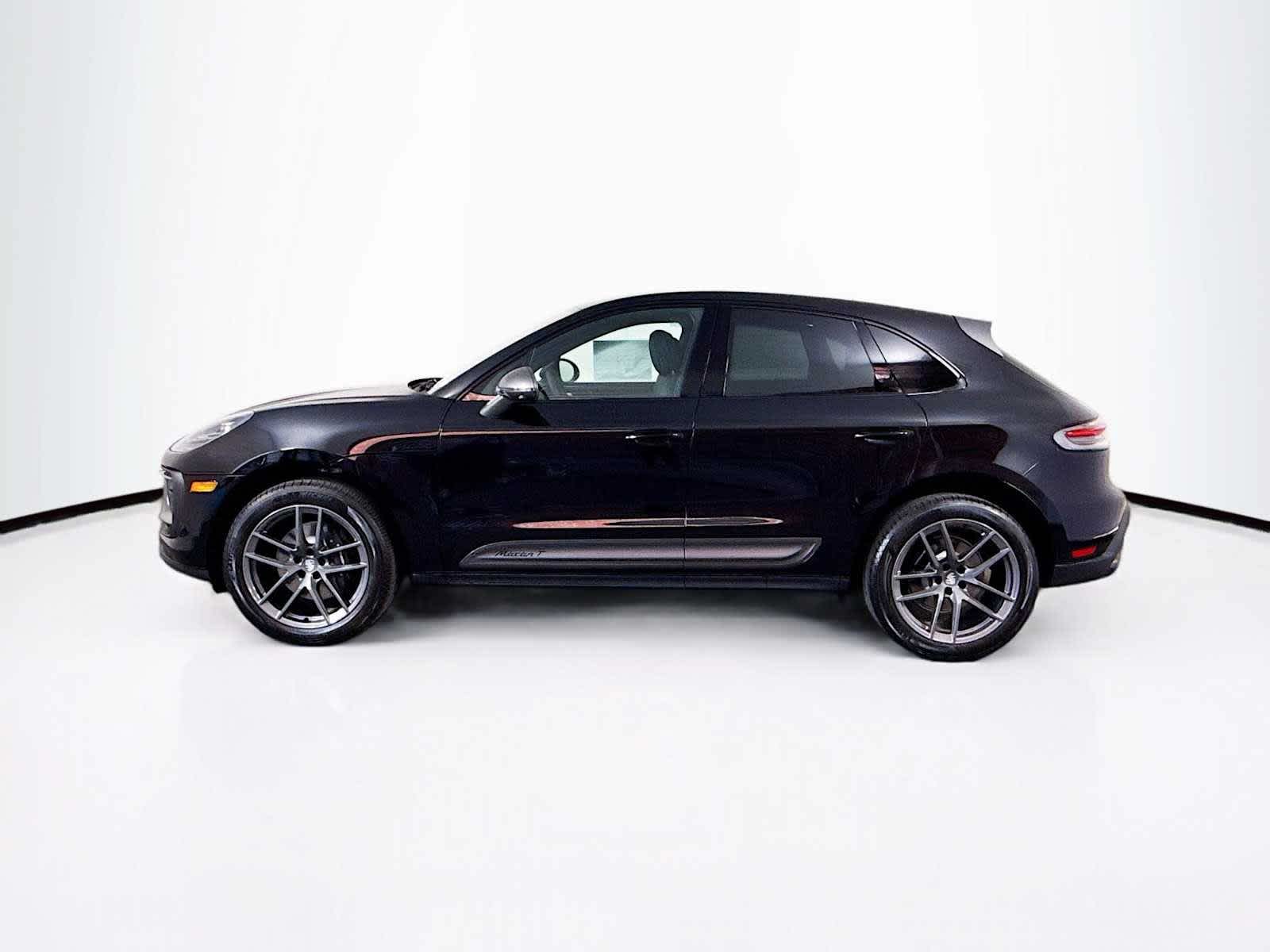 Thumbnail: 2025 Porsche Macan - 2