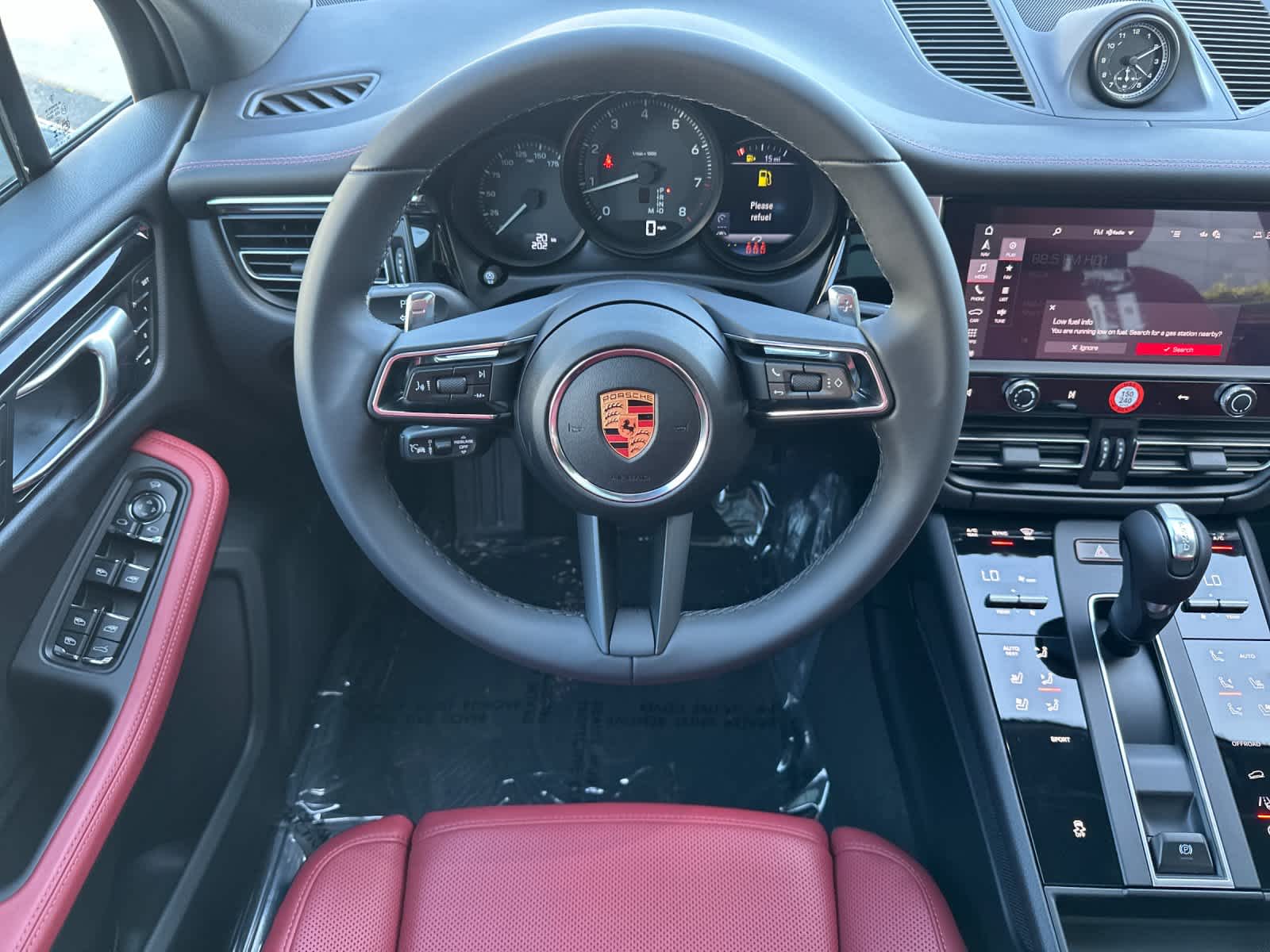 Thumbnail: 2026 Porsche Macan - 15