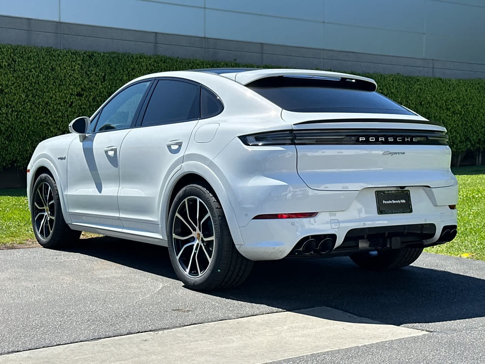 Thumbnail: 2026 Porsche Cayenne - 3
