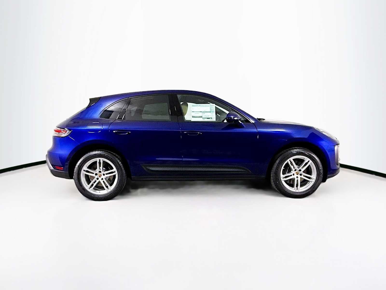 Thumbnail: 2025 Porsche Macan - 8