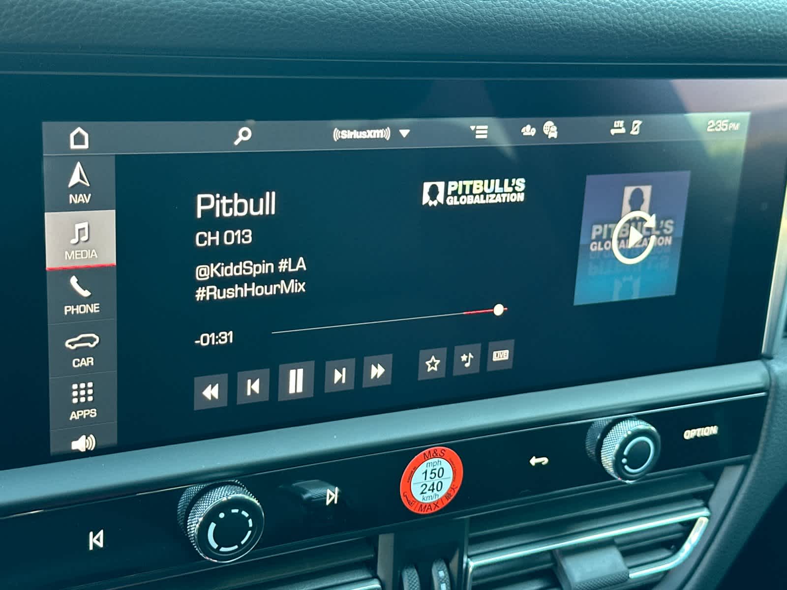 Thumbnail: 2026 Porsche Macan - 21