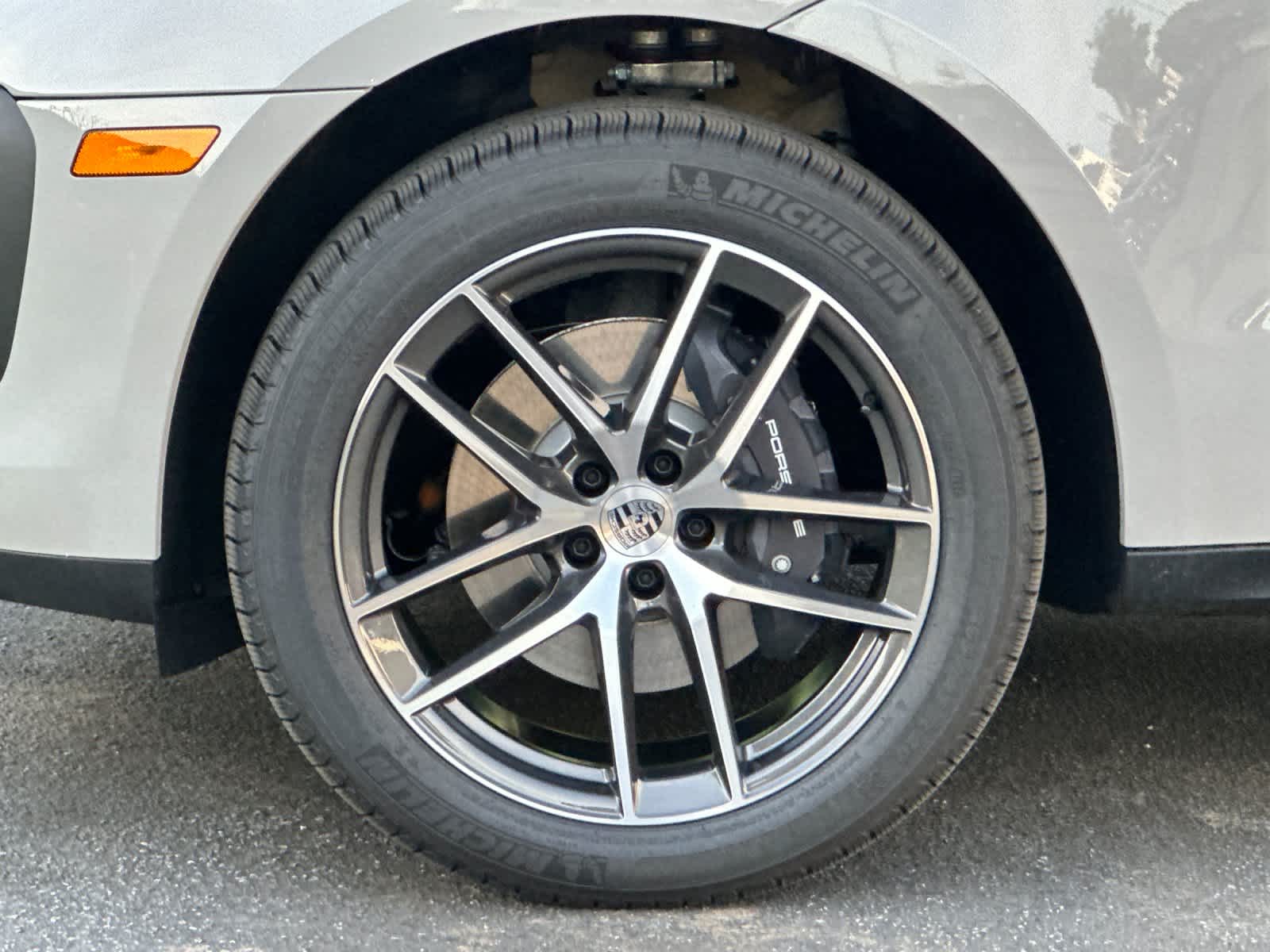 Thumbnail: 2026 Porsche Macan - 31