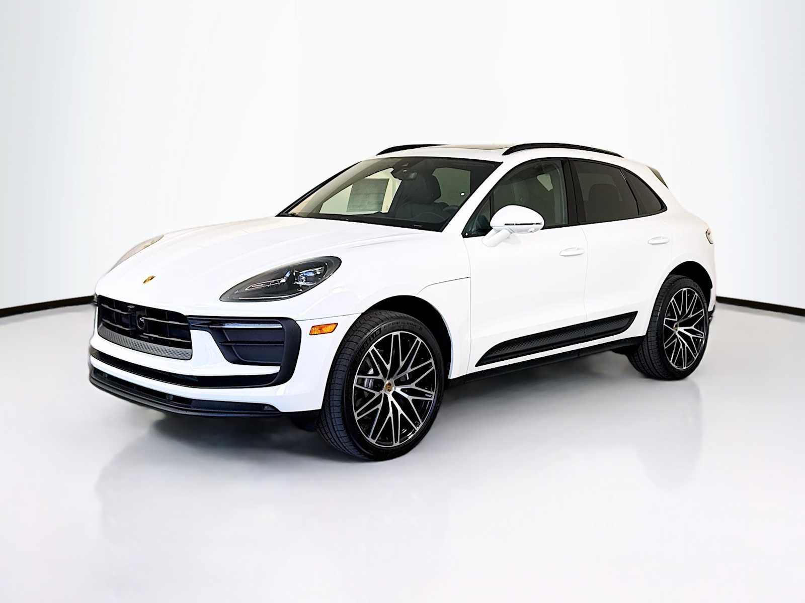 Thumbnail: 2026 Porsche Macan - 1