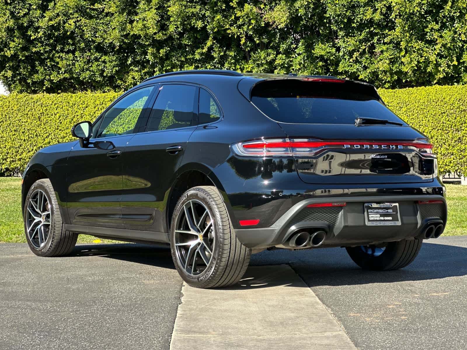 Thumbnail: 2025 Porsche Macan - 3