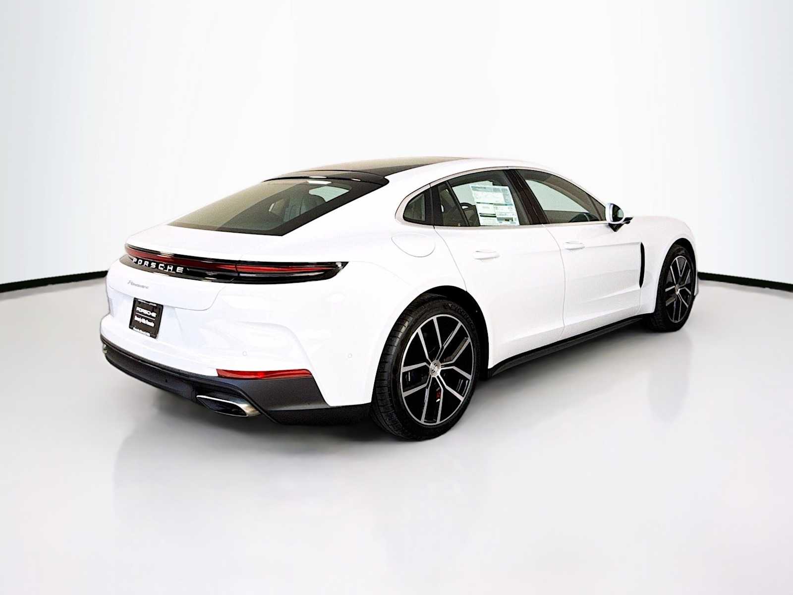 Thumbnail: 2025 Porsche Panamera - 9