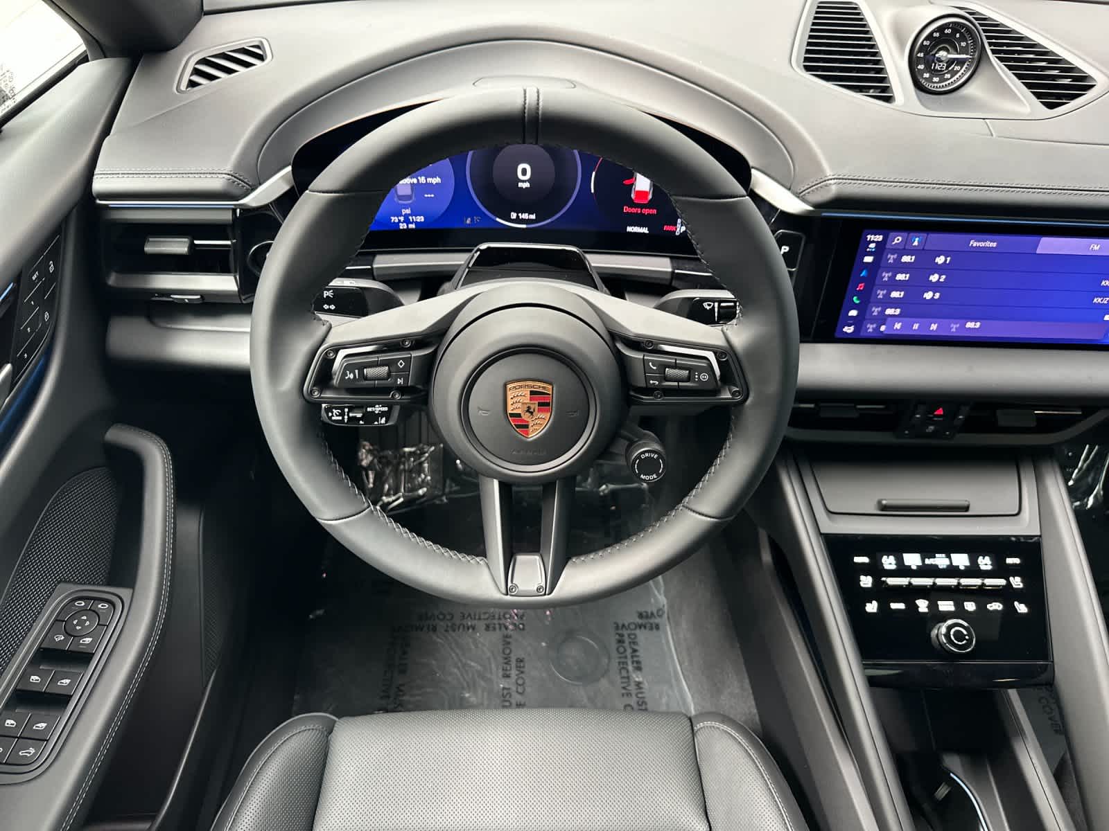 Thumbnail: 2026 Porsche Macan - 15