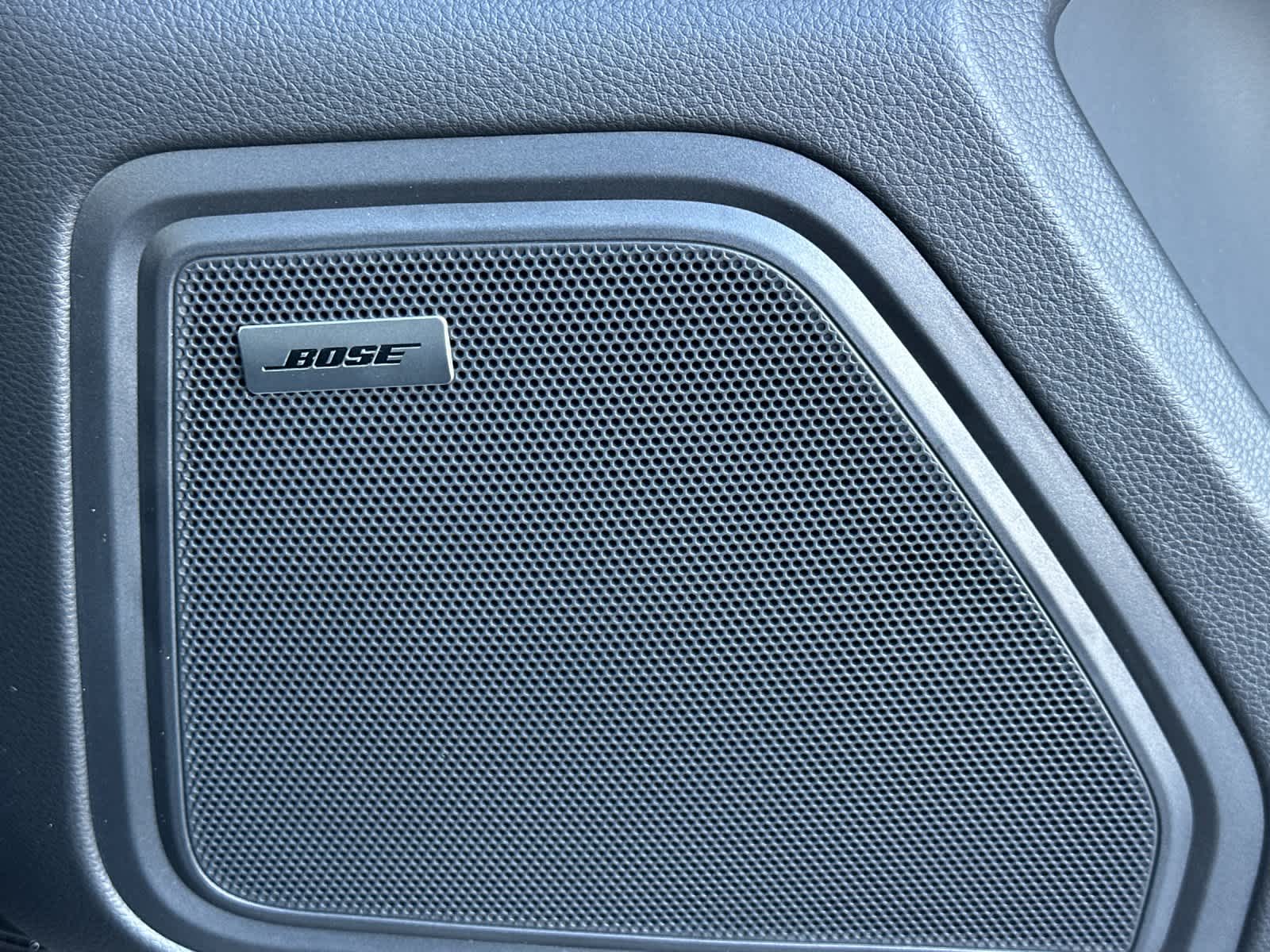 Thumbnail: 2026 Porsche Macan - 20