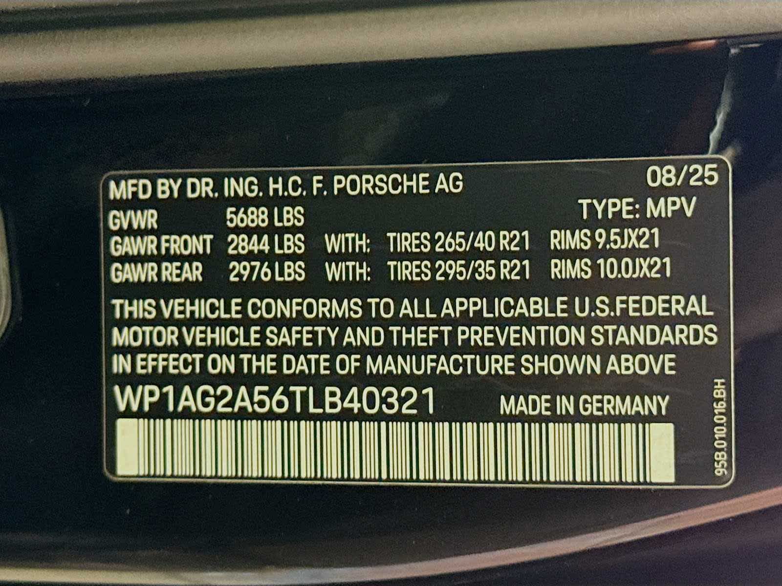 Thumbnail: 2026 Porsche Macan - 25